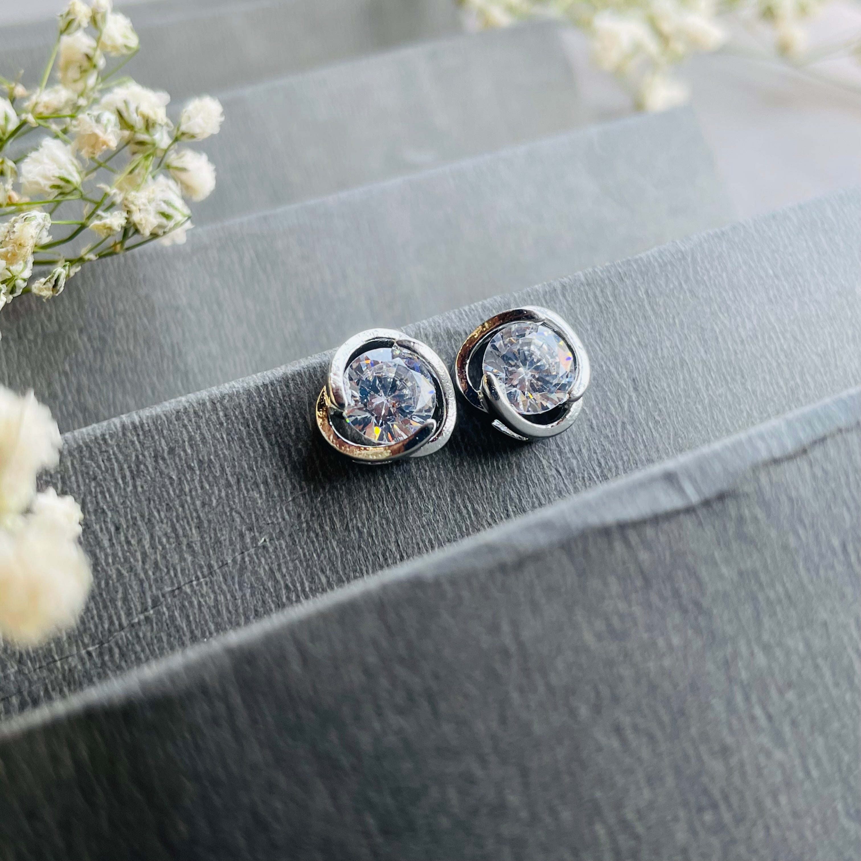 Ad Blossom studs