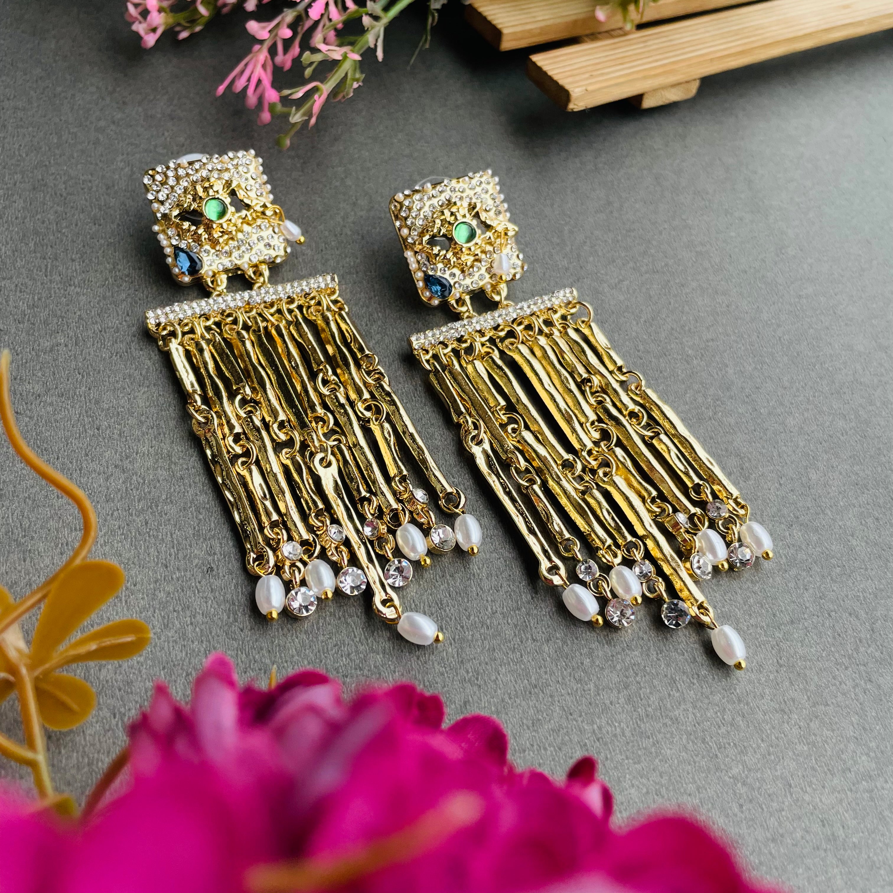 Layla neo hanging earrings