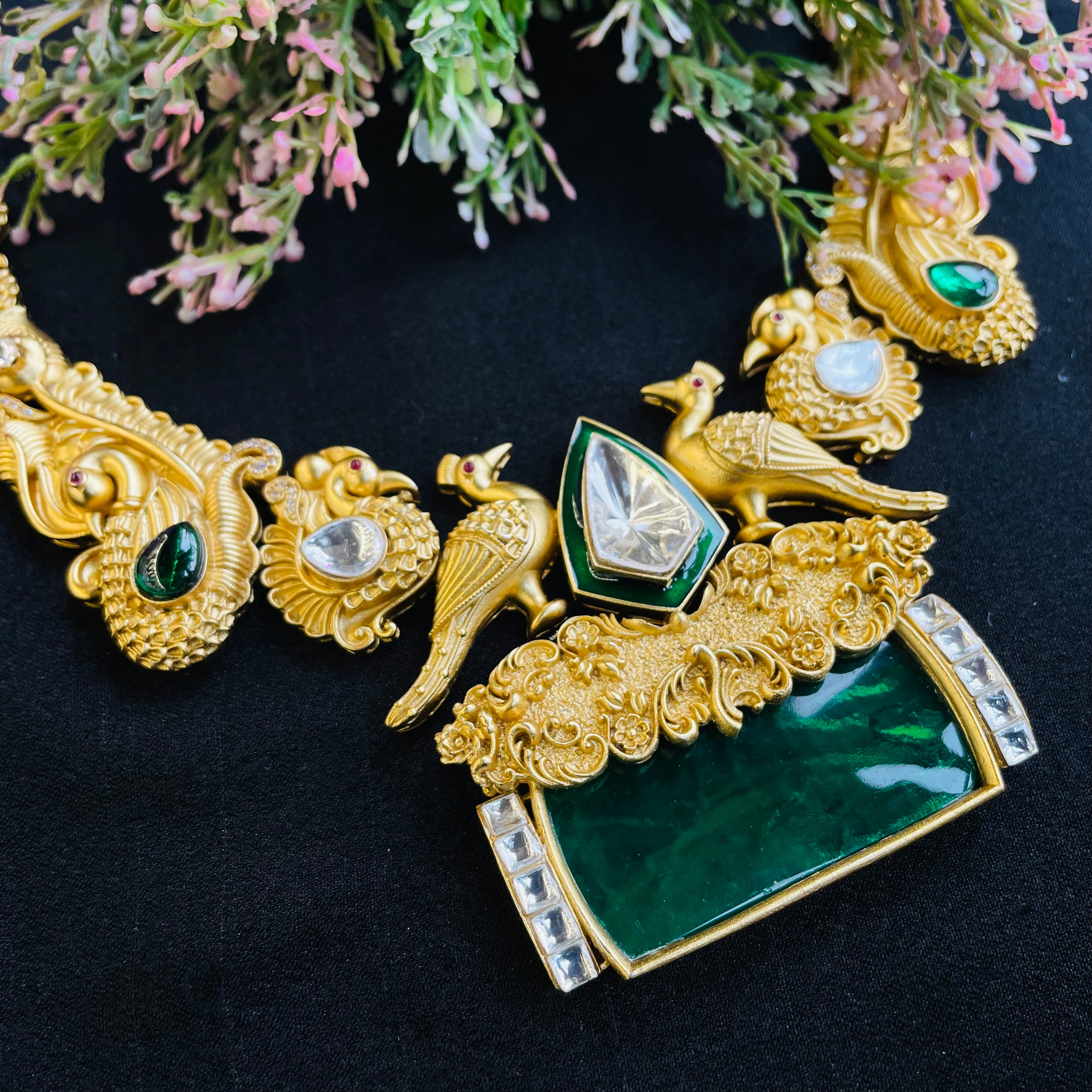 Nayaab ziya Neckpiece