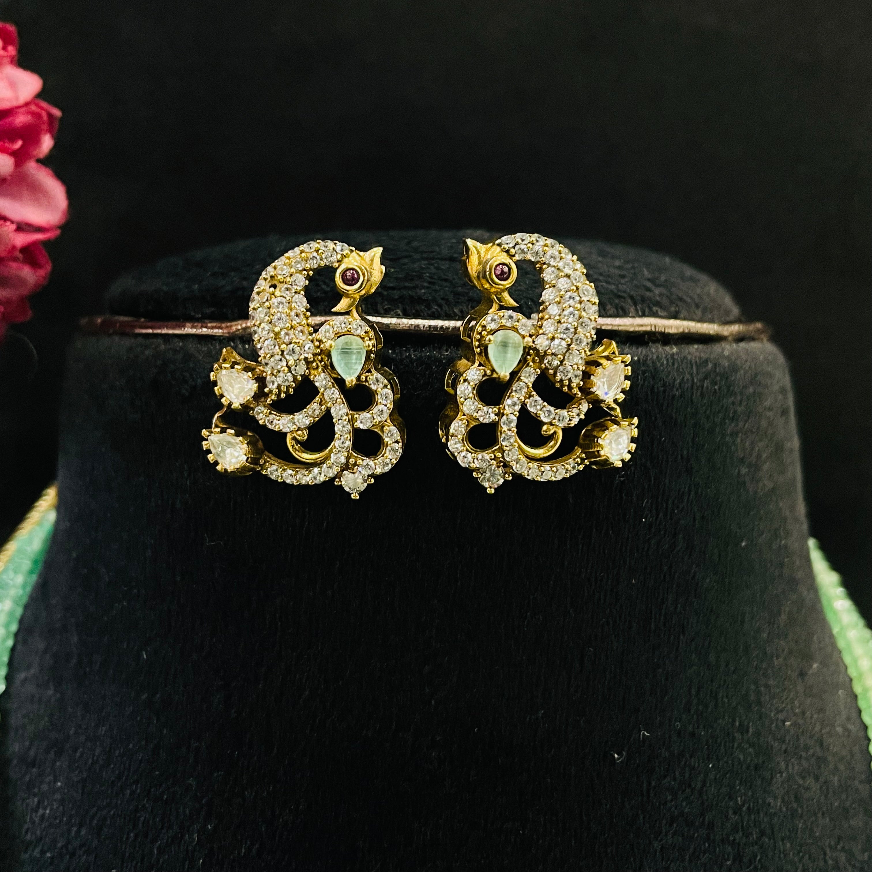 Nayaab kainaat neckpiece