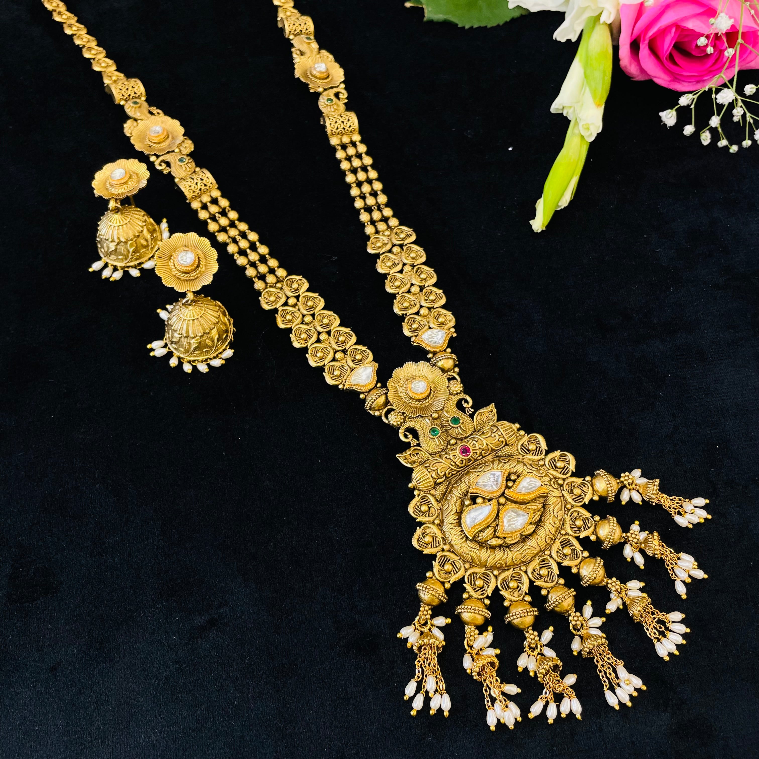 Nayaab Monica Neckpiece