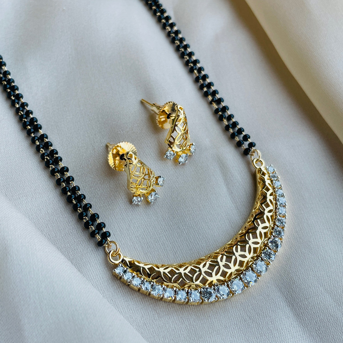 Meherika Gold Mangalsutra