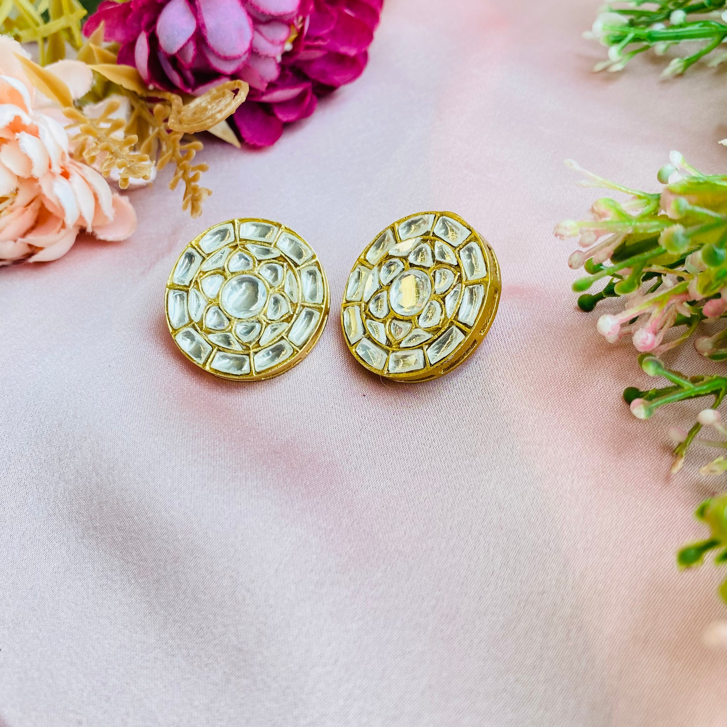 Nayaab kirti pendant