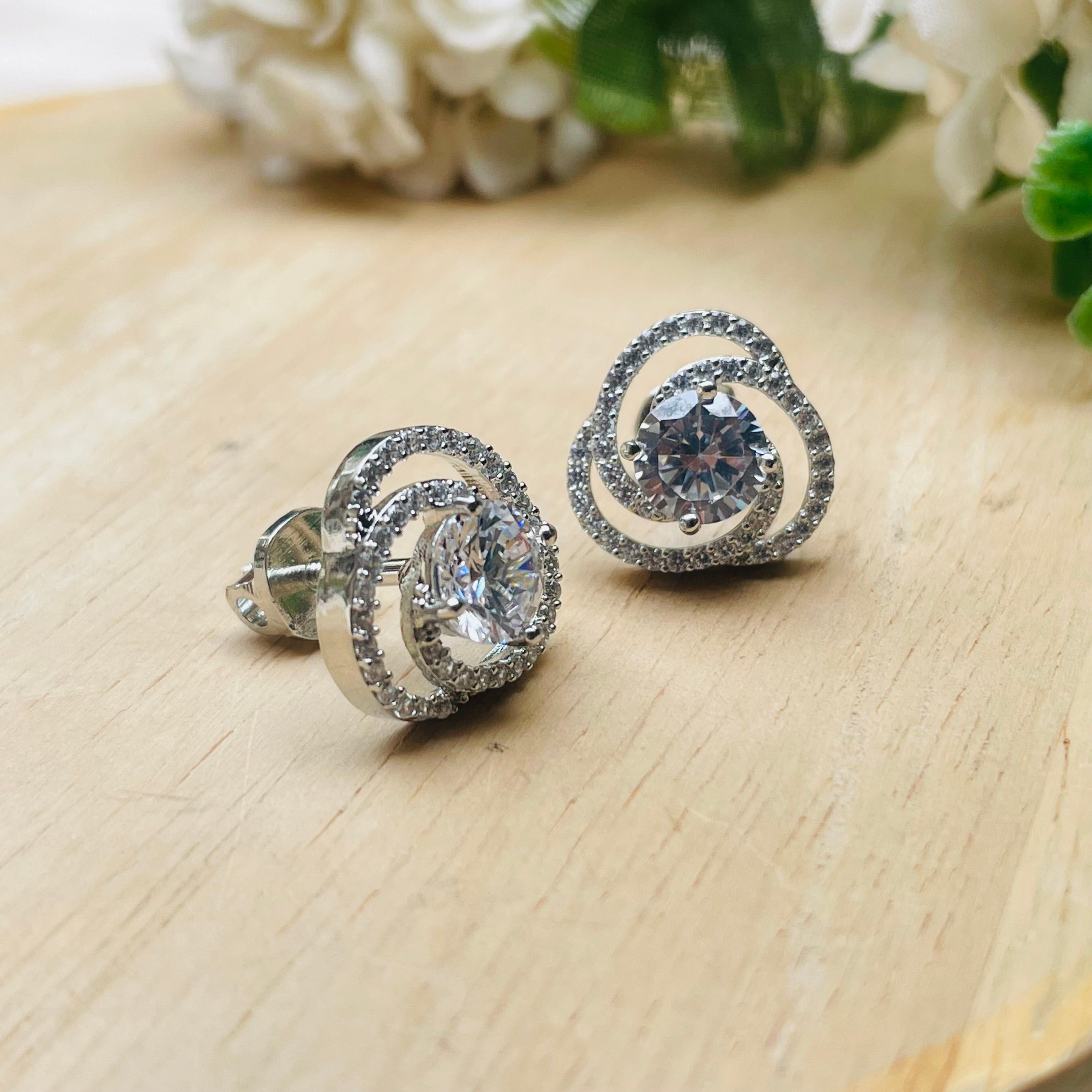 Ad Arrow studs