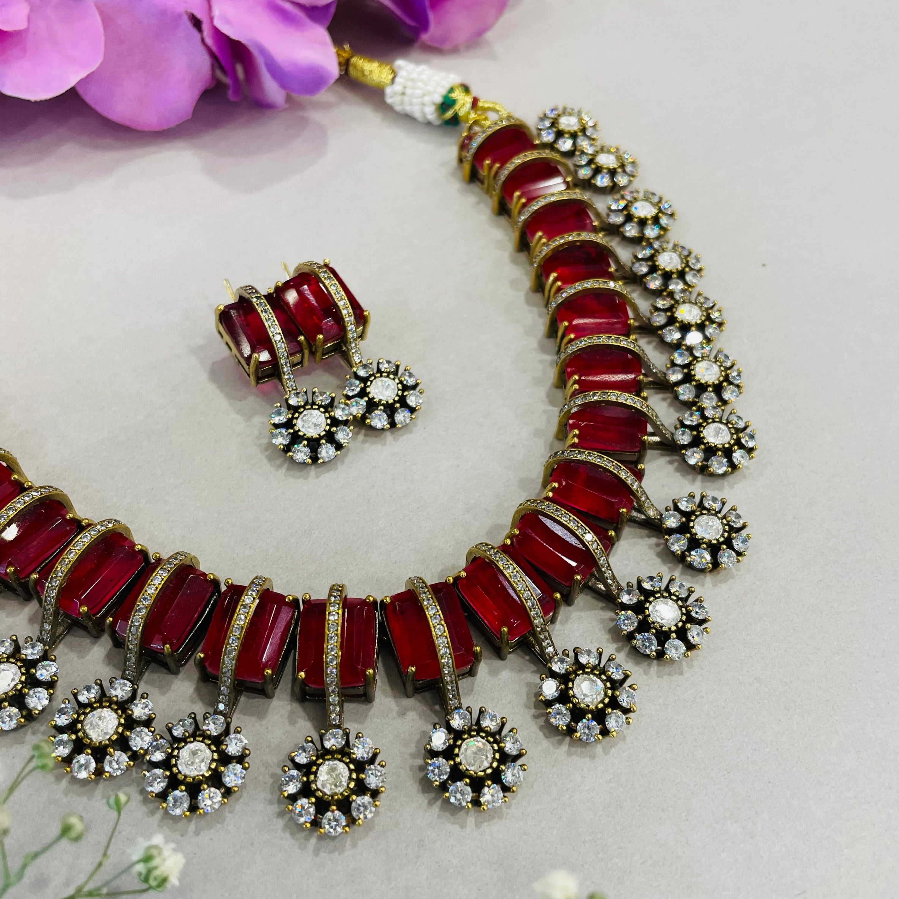 Nayaab Zarrin-Panna neckpiece