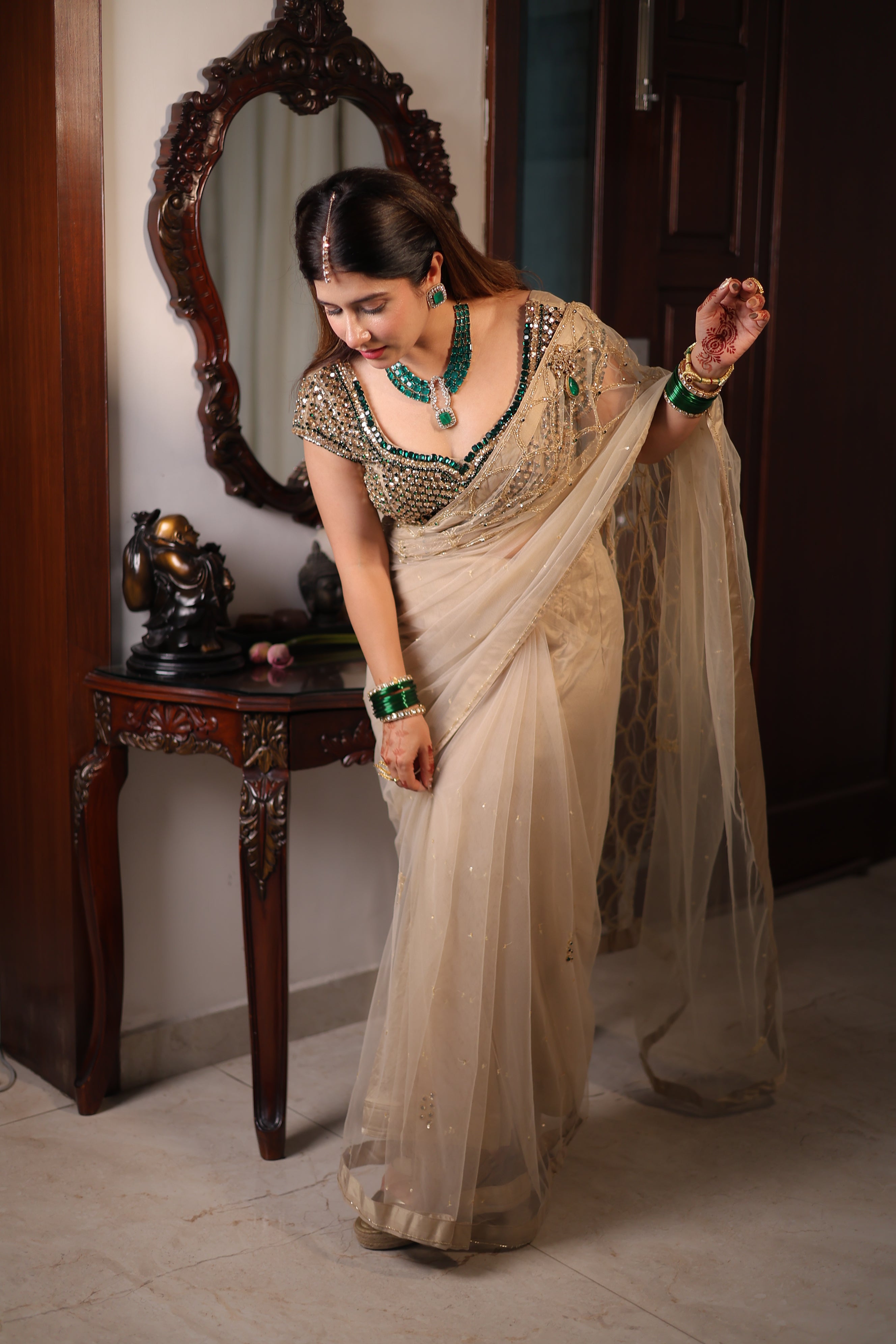 VS Avira Saree