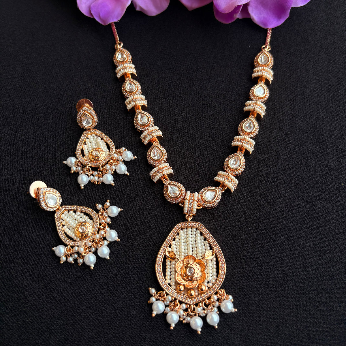 Aabha Neckpiece