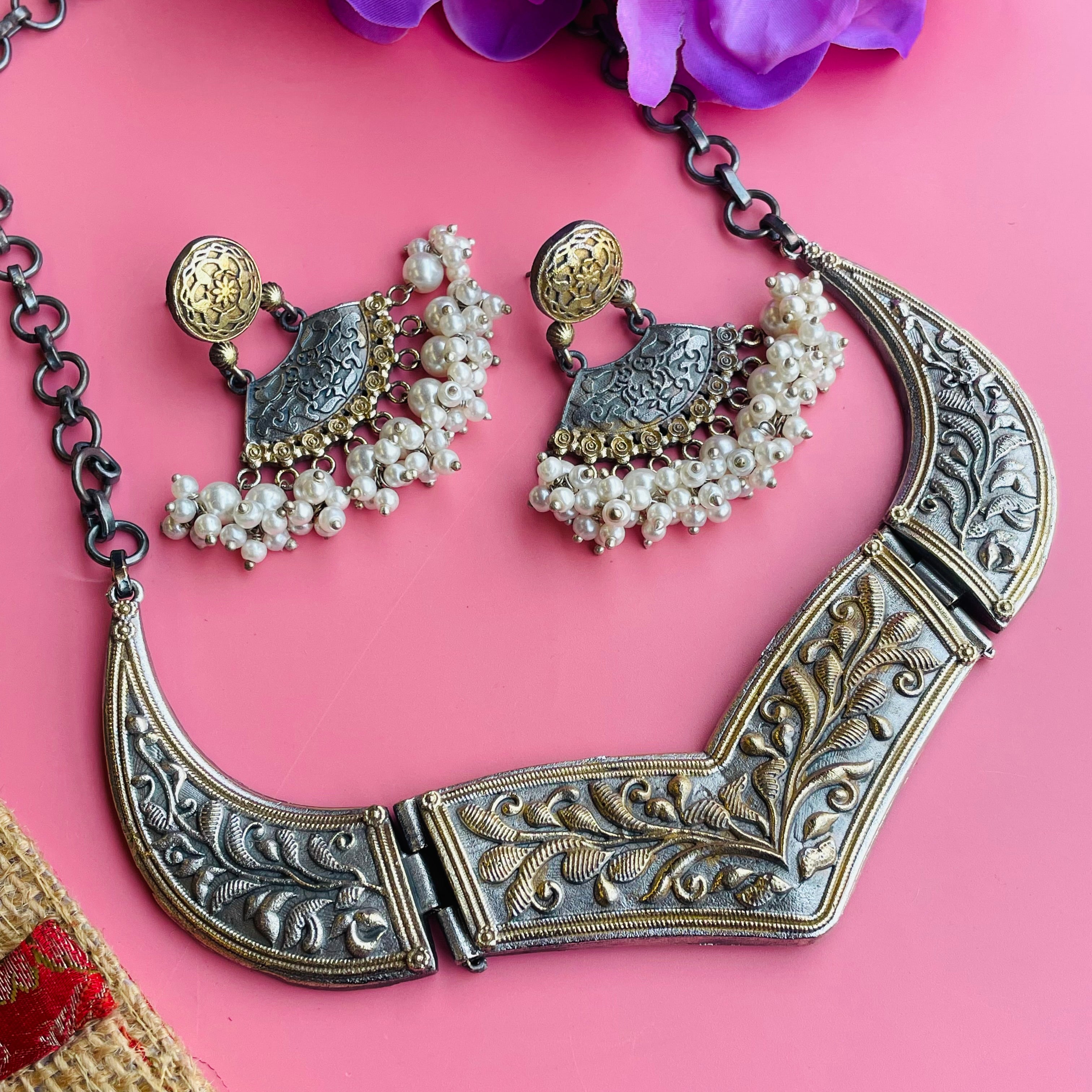 Inara Mahi neckpiece