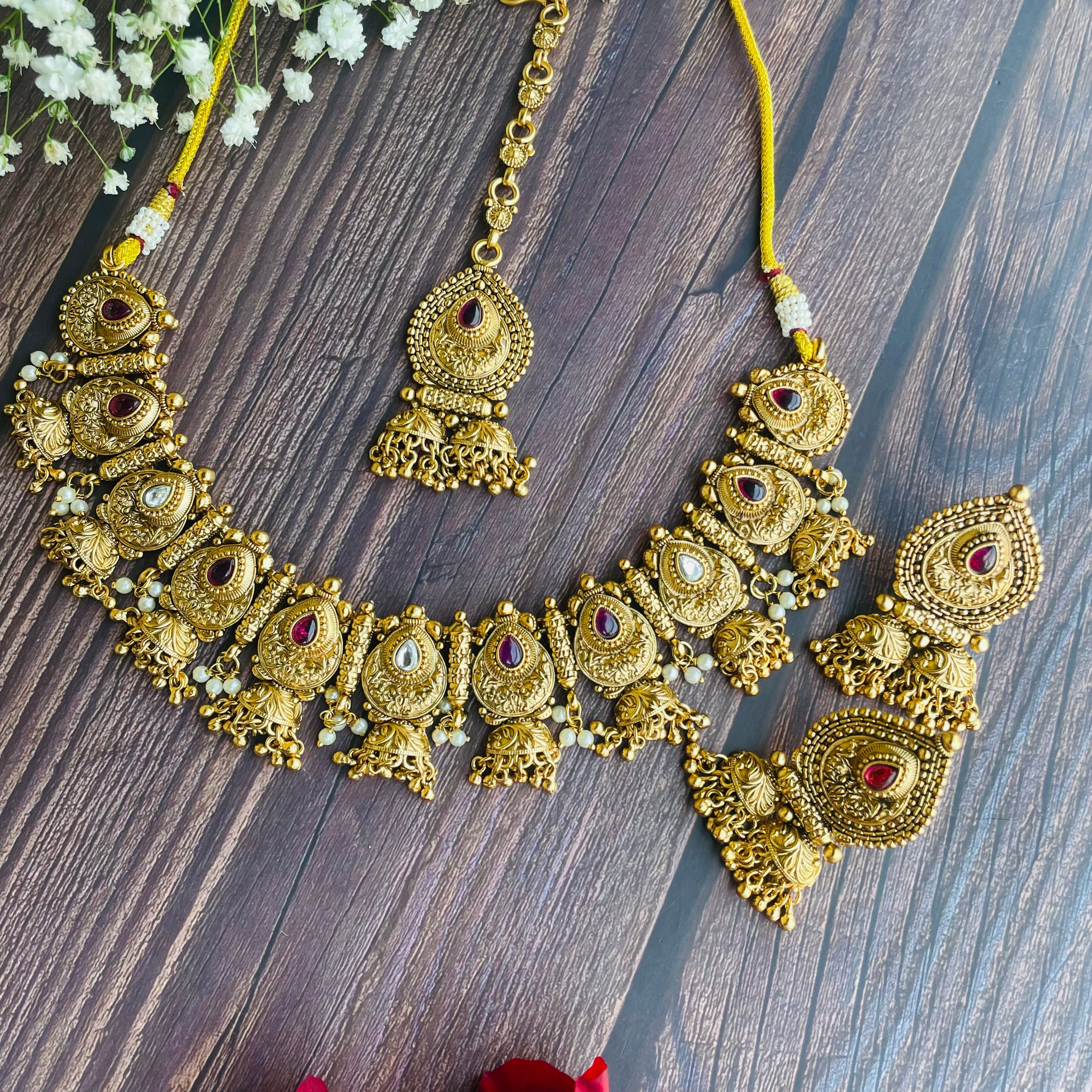 Nayaab Shraddha Neckpiece