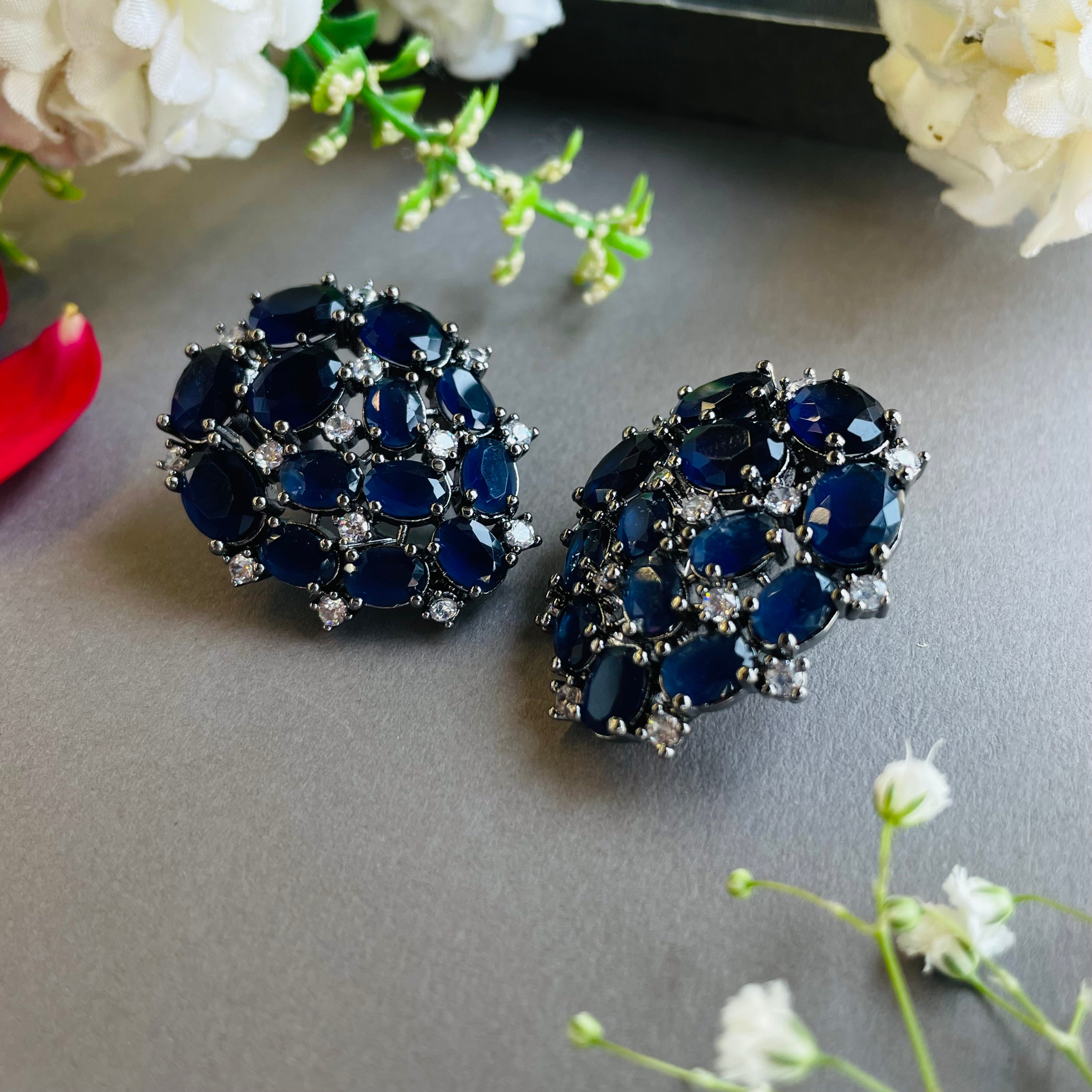 Ad Daphne earrings