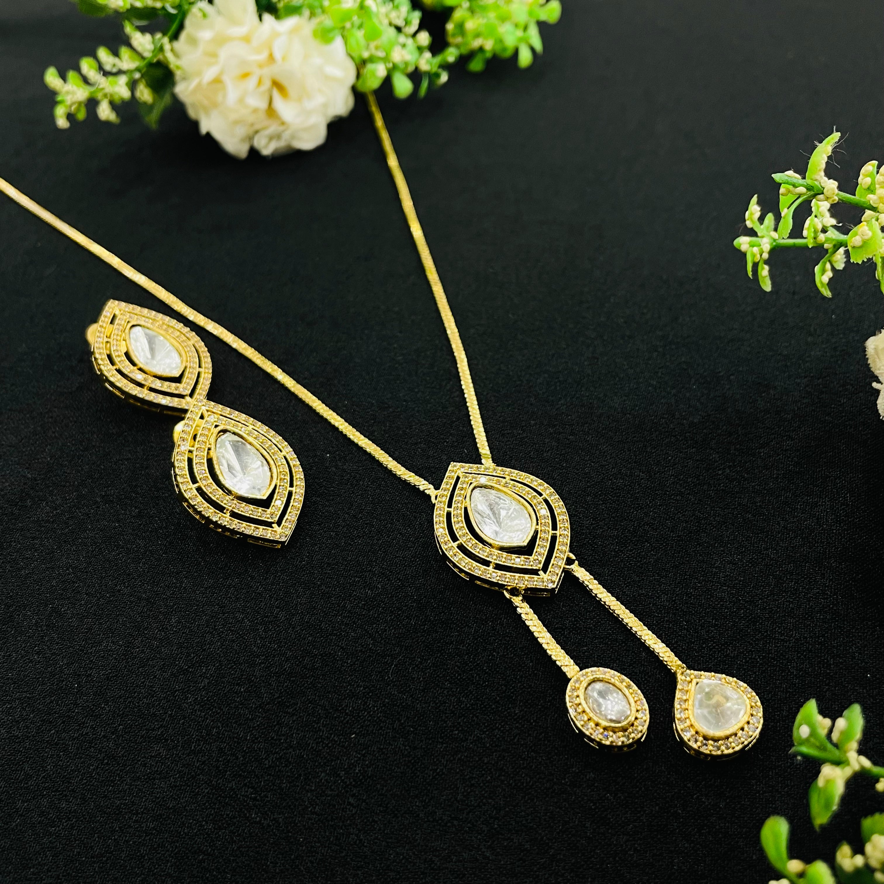 Nayaab Moana Polki Pendant Neckpiece