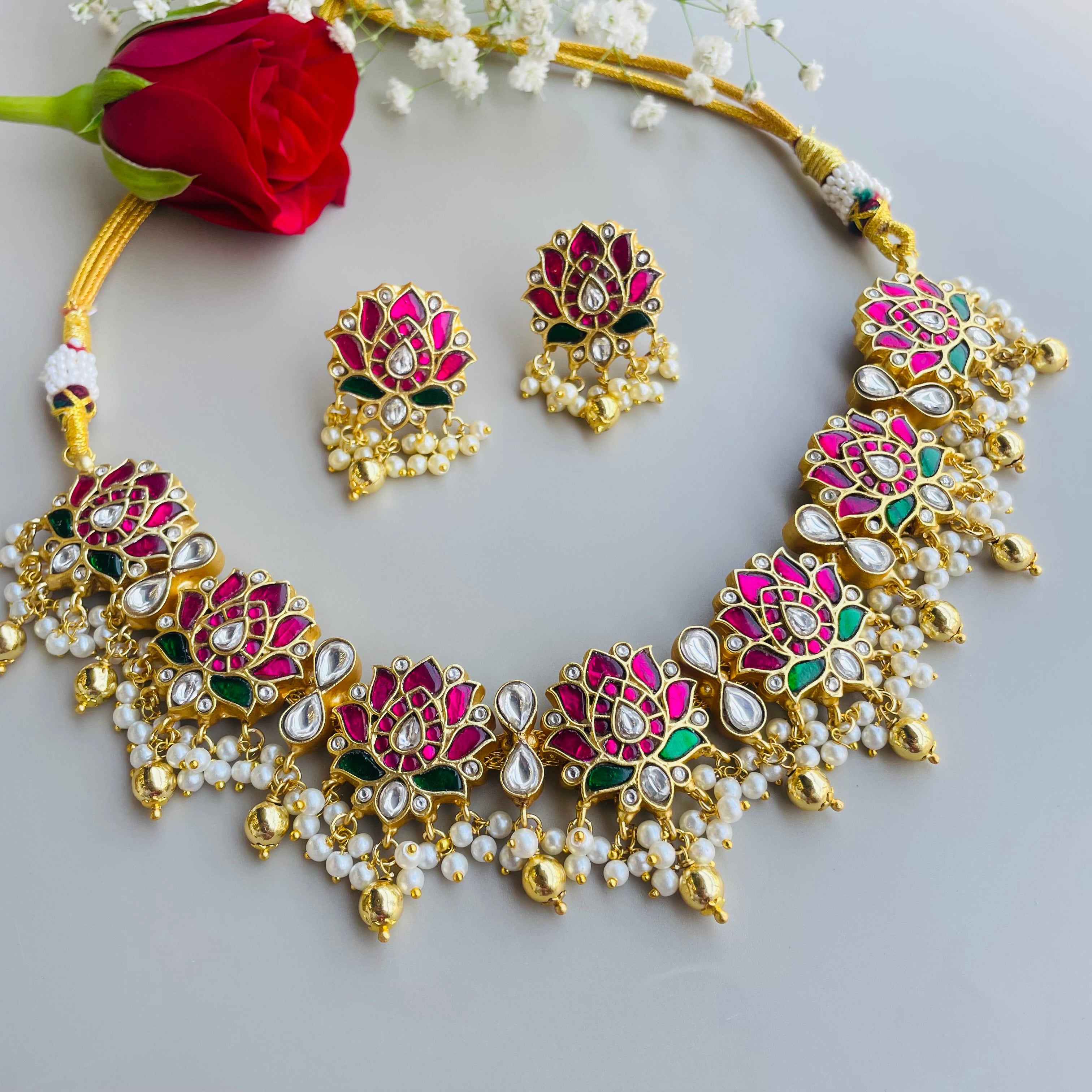 Nayaab Tara Neckpiece