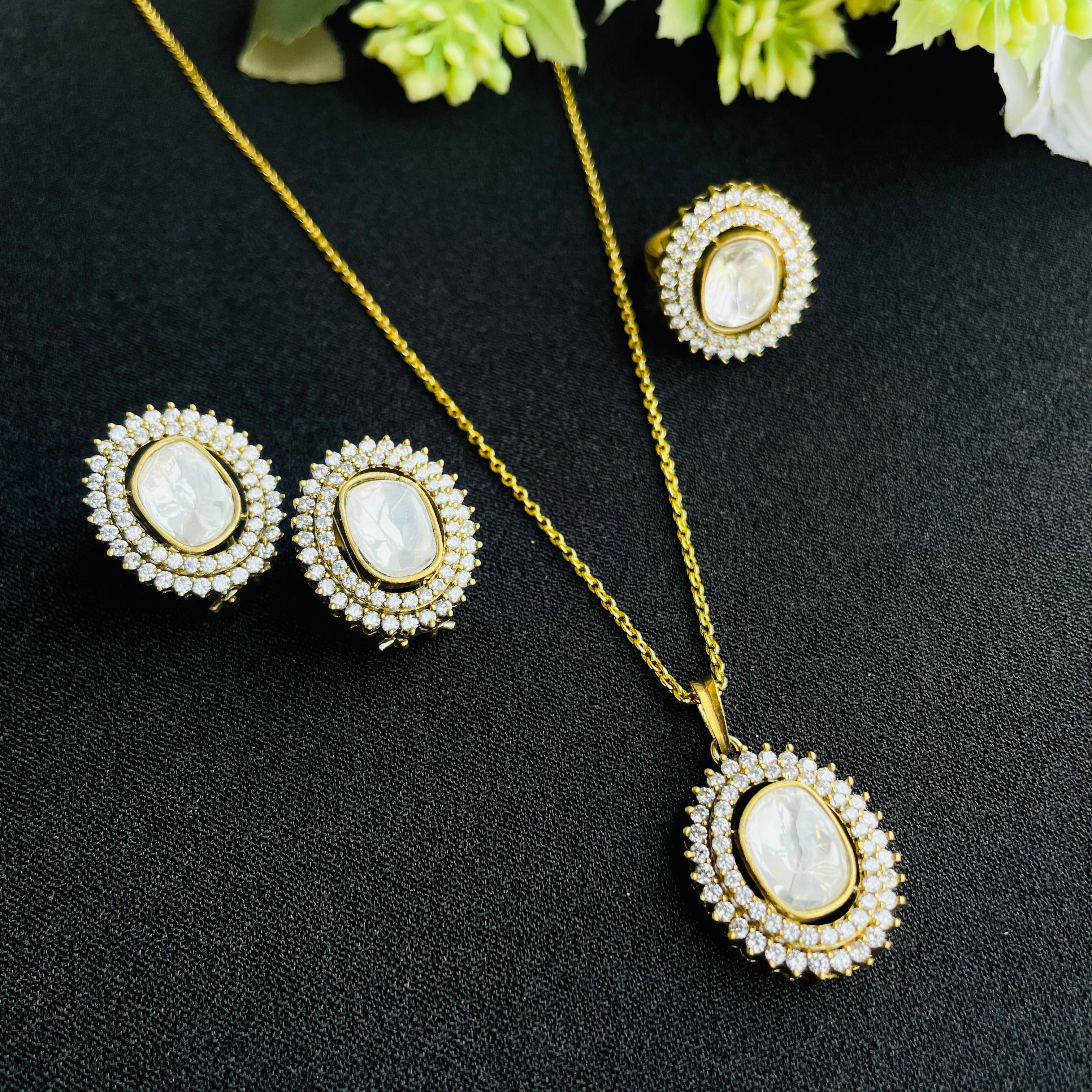 Nayaab Polki pendant With Free Ring