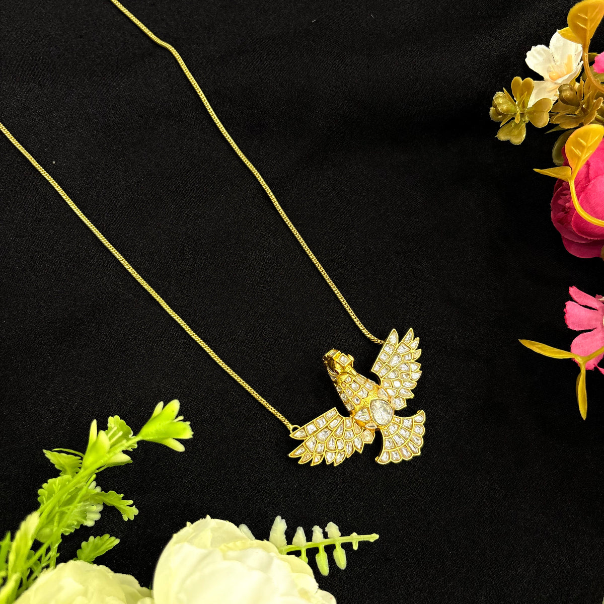 Nayaab Saanvi Pendant