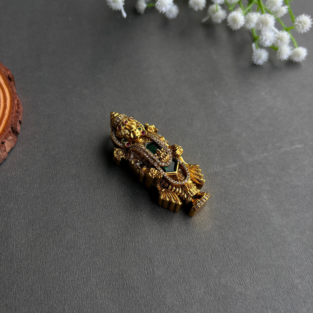 Aavrit Pendant