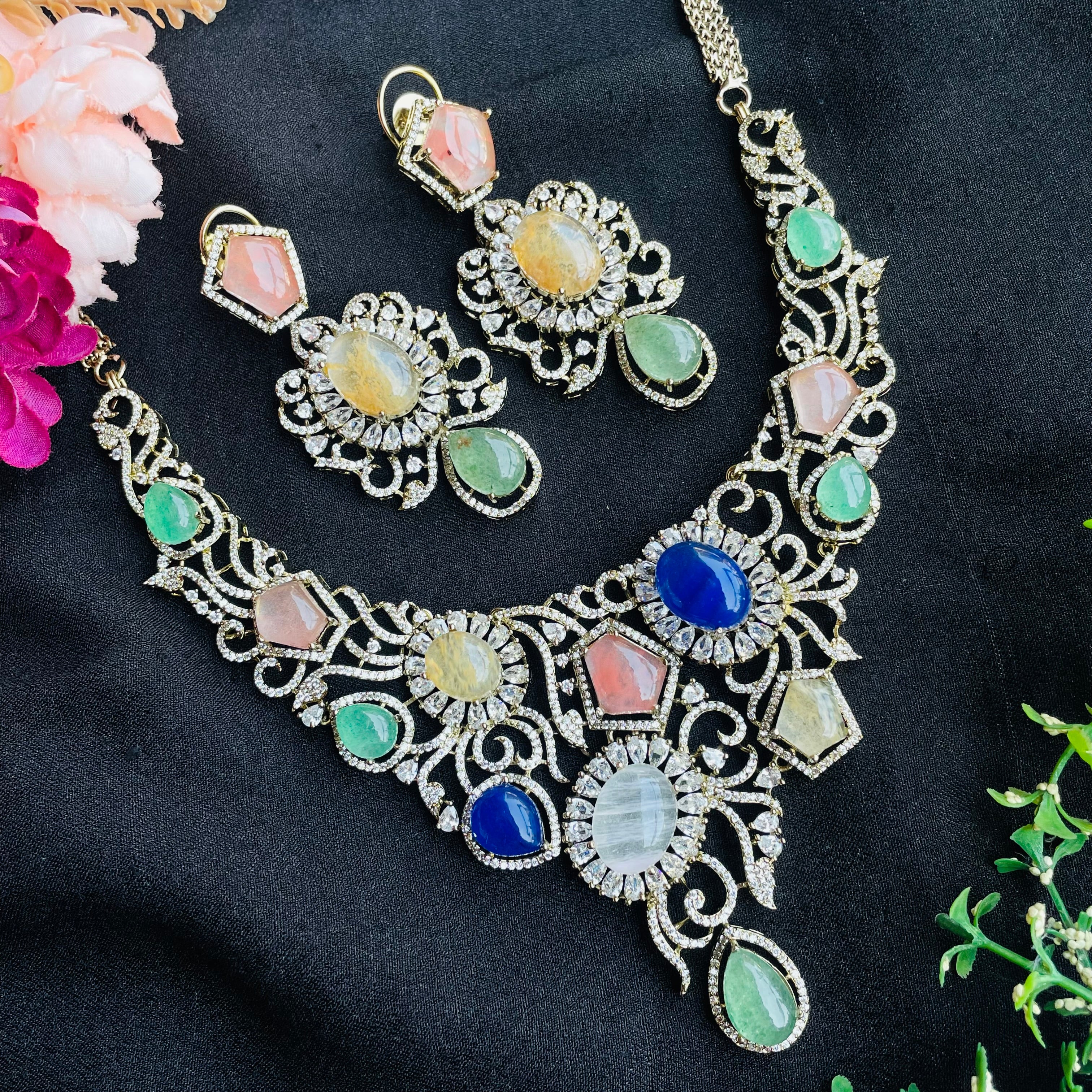 Nayaab Della neckpiece