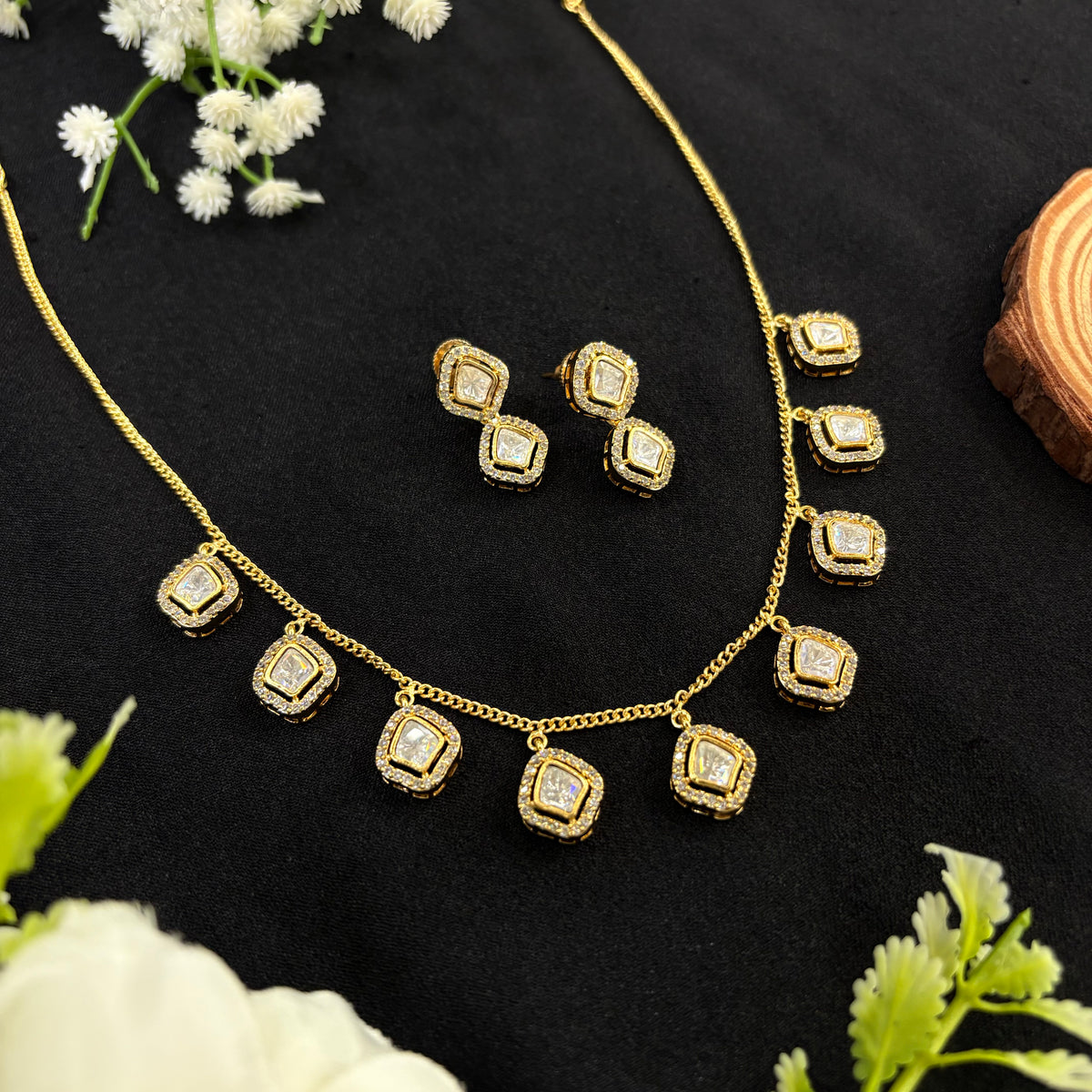 Riddhima Neckpiece