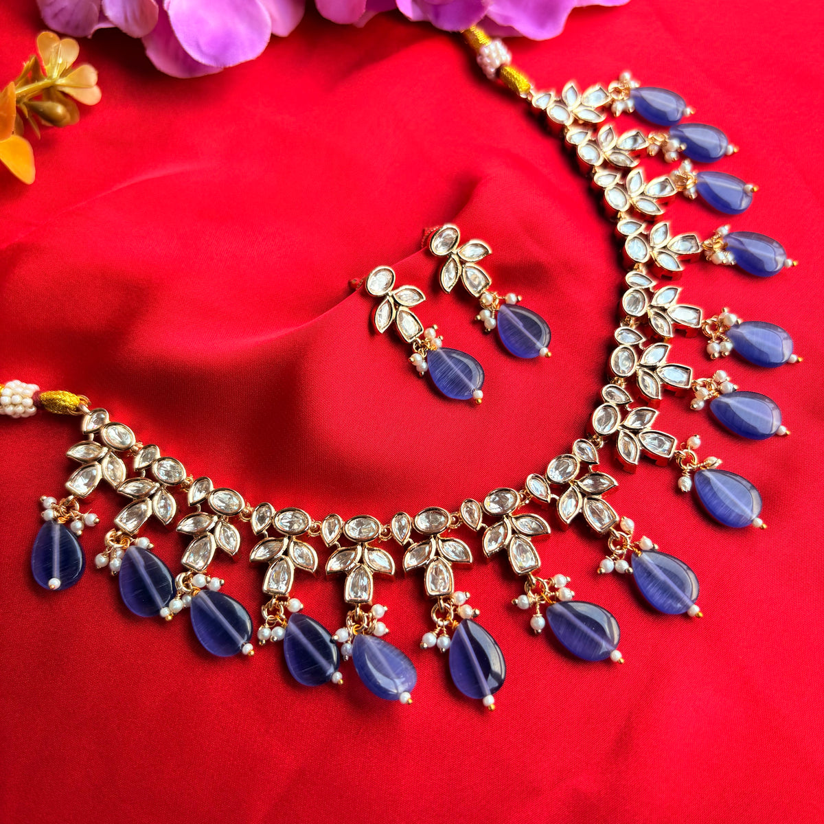 Neelaya Neck Piece