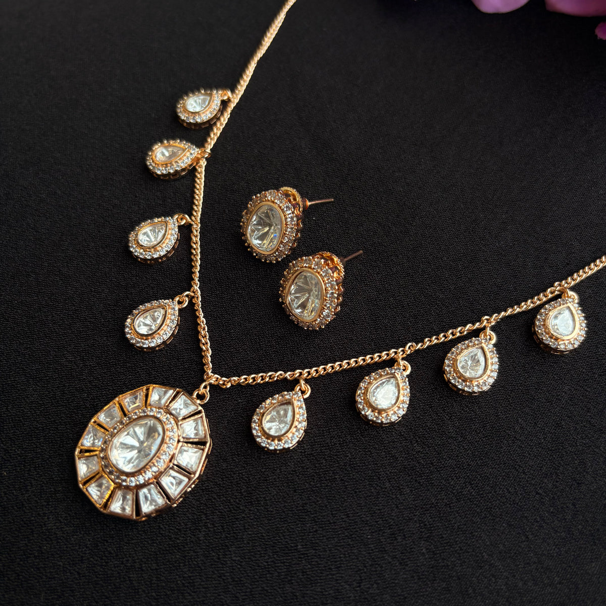 Tara Neckpiece