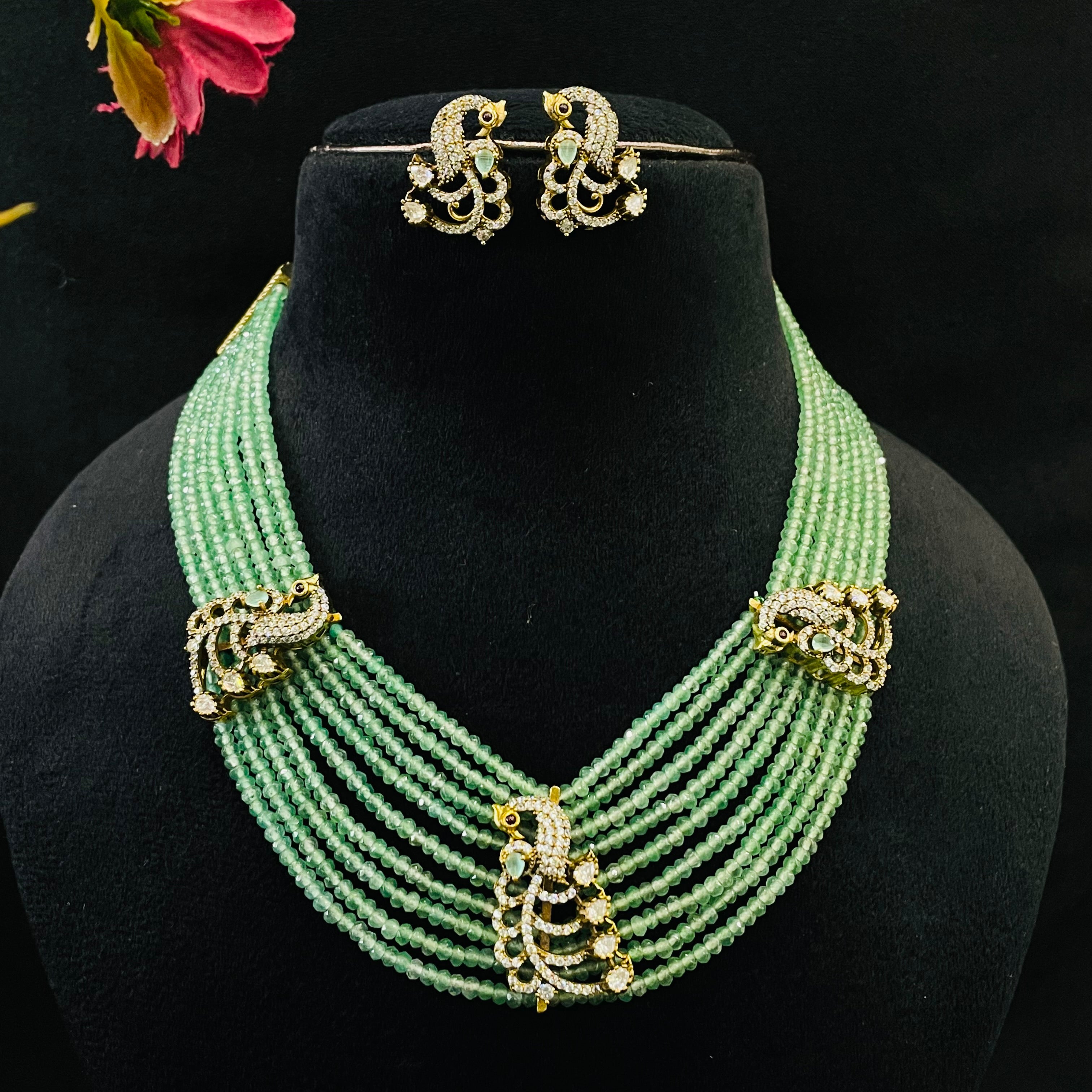 Nayaab kainaat neckpiece
