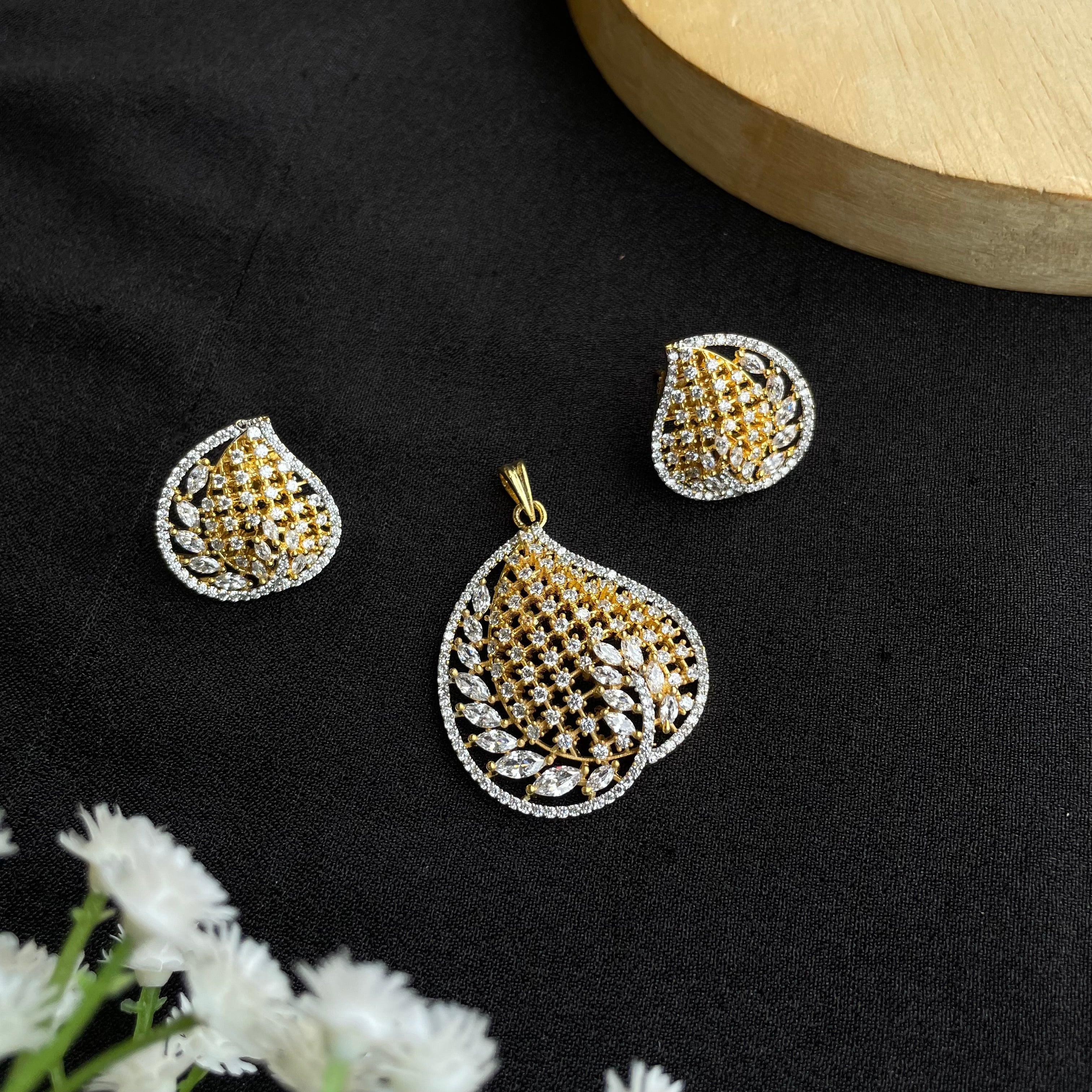 Aurelia Teardrop Pendant Set