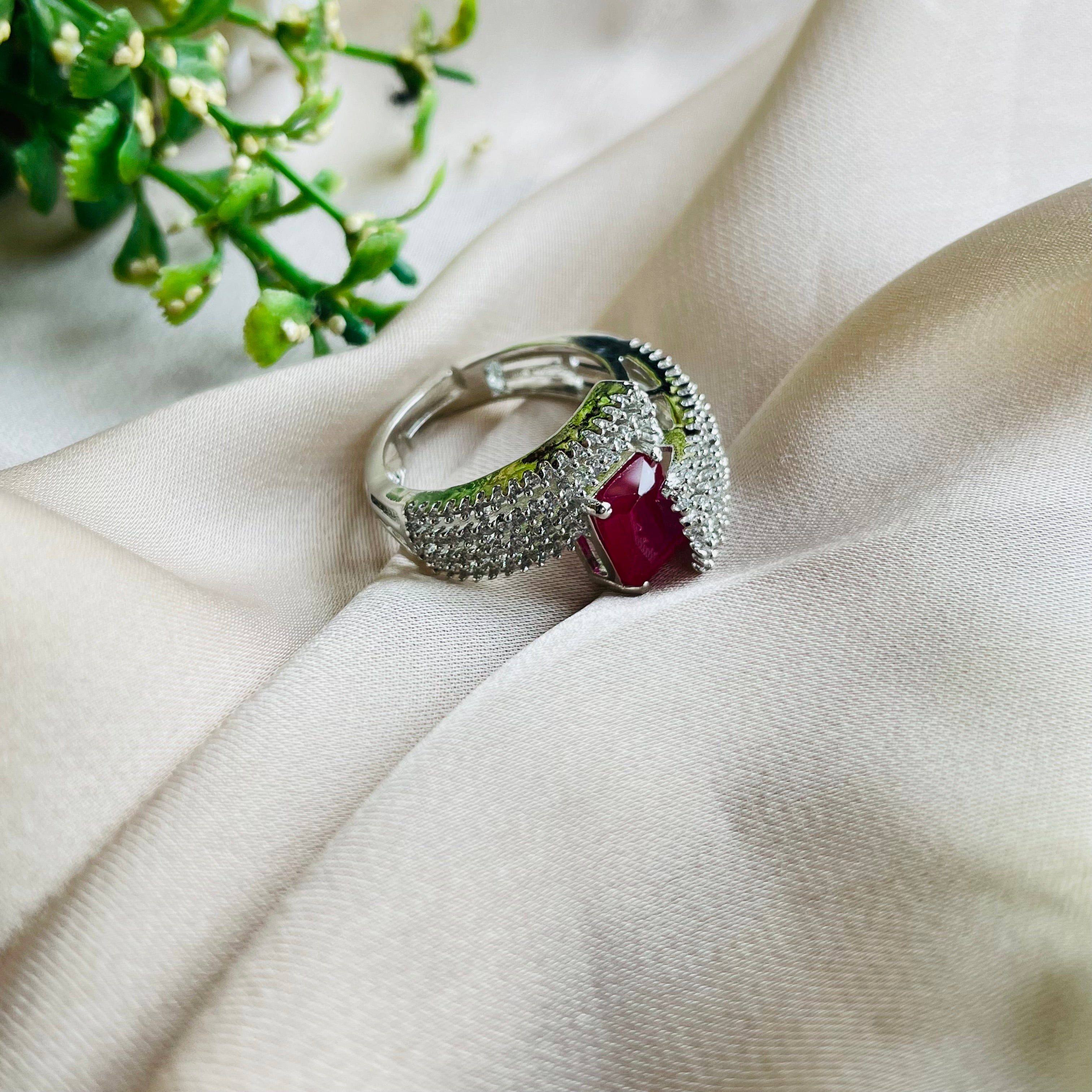 Ad Opal  ring adjustable