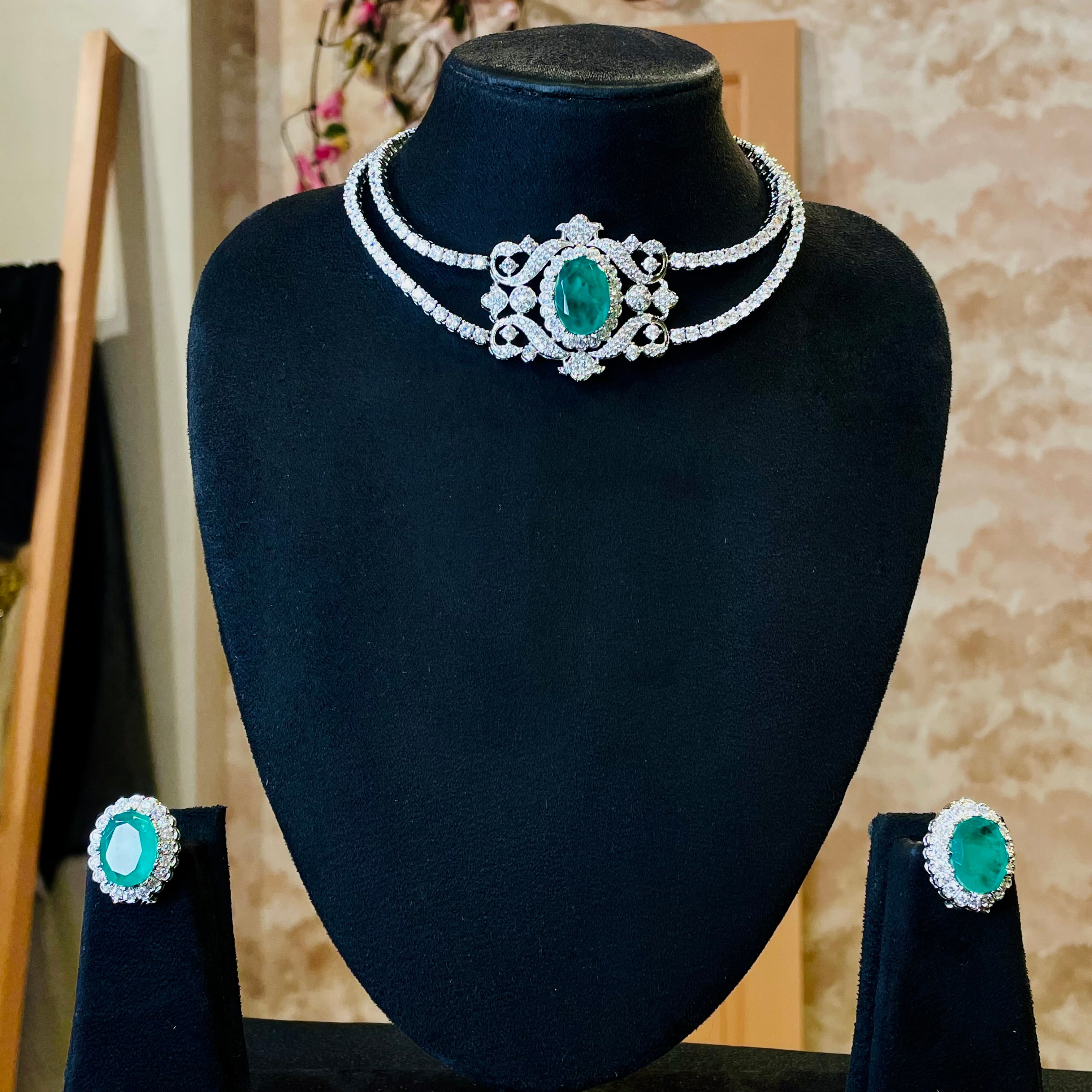 Ad Luna Neckpiece