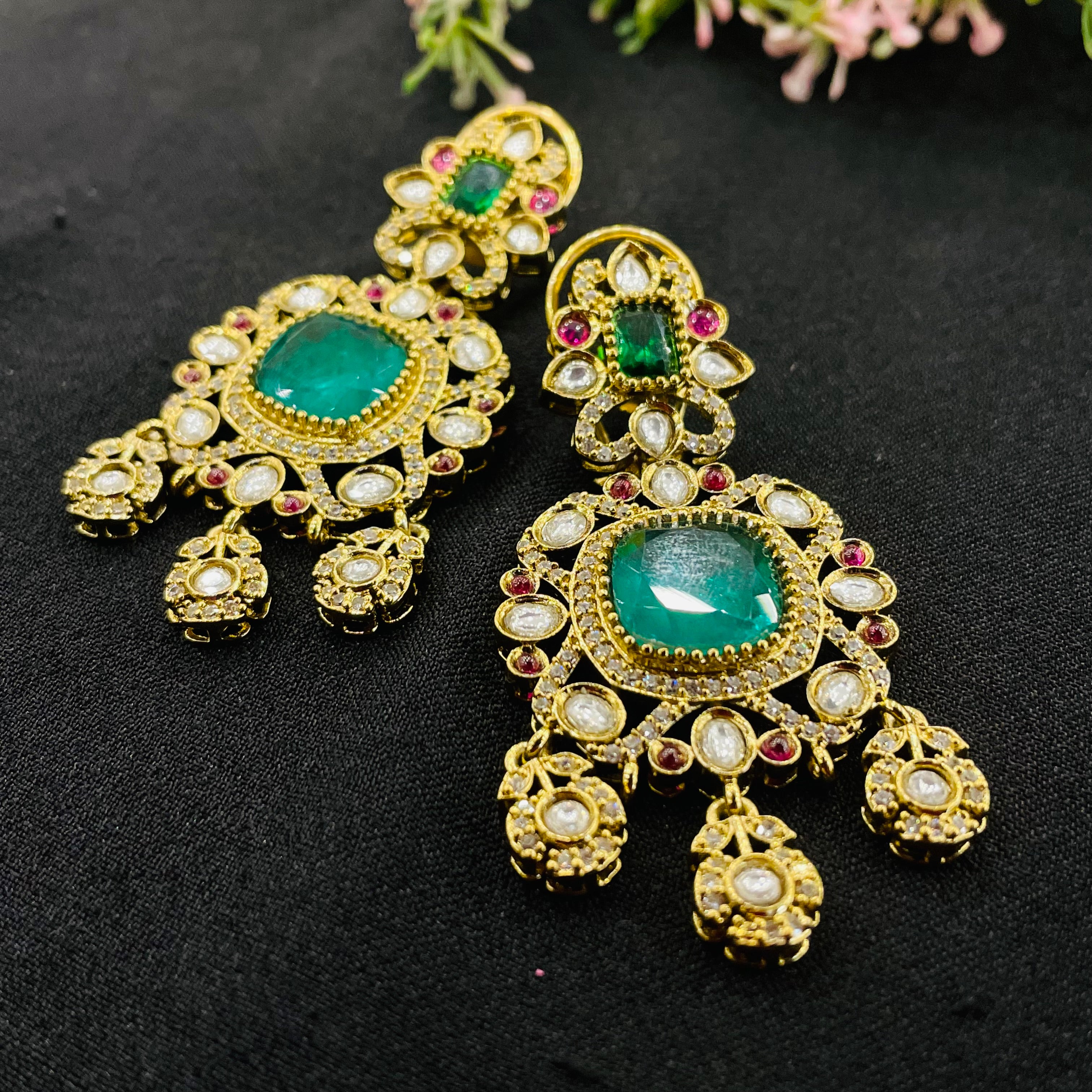 Nayaab Mishika Neckpiece