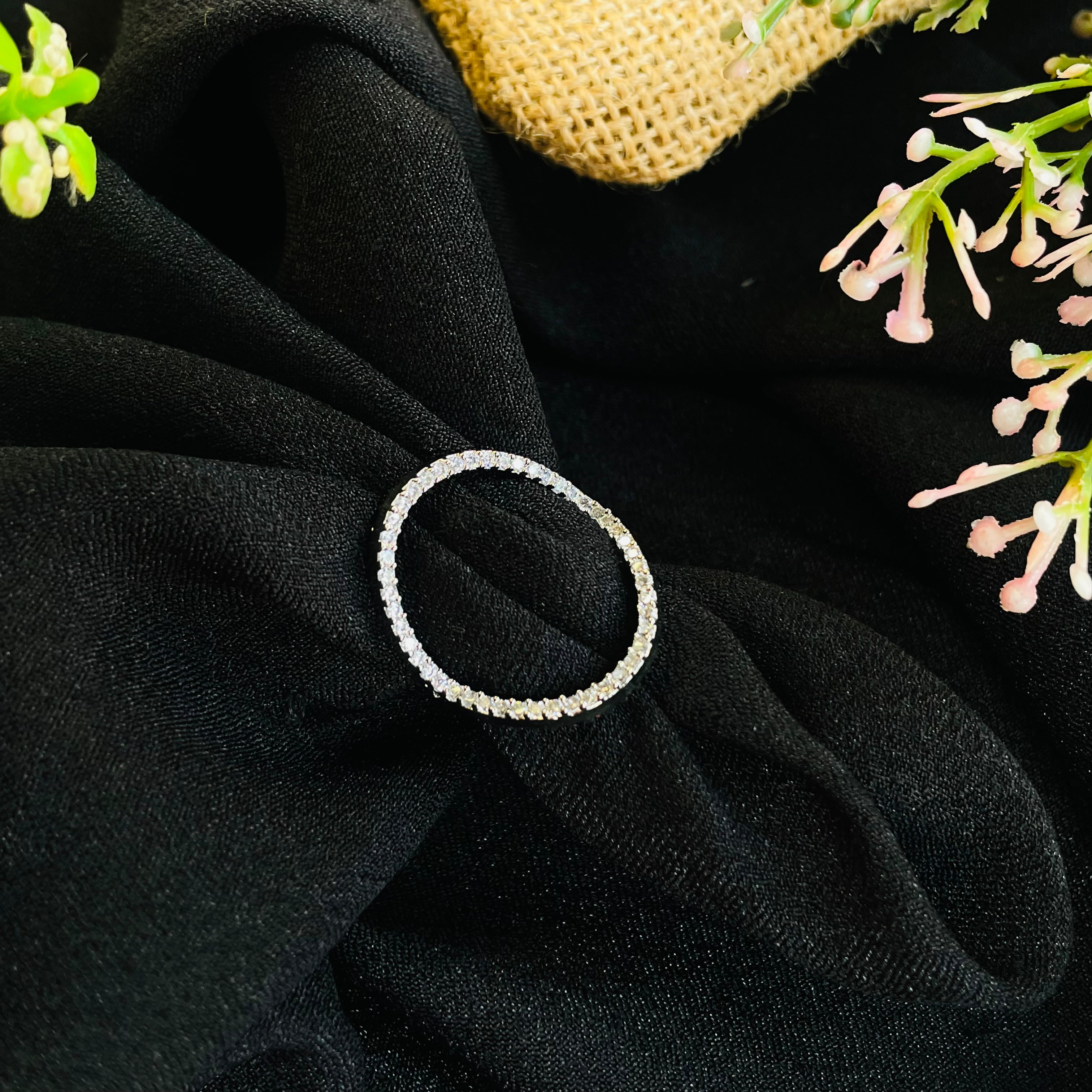 Ad Diana ring