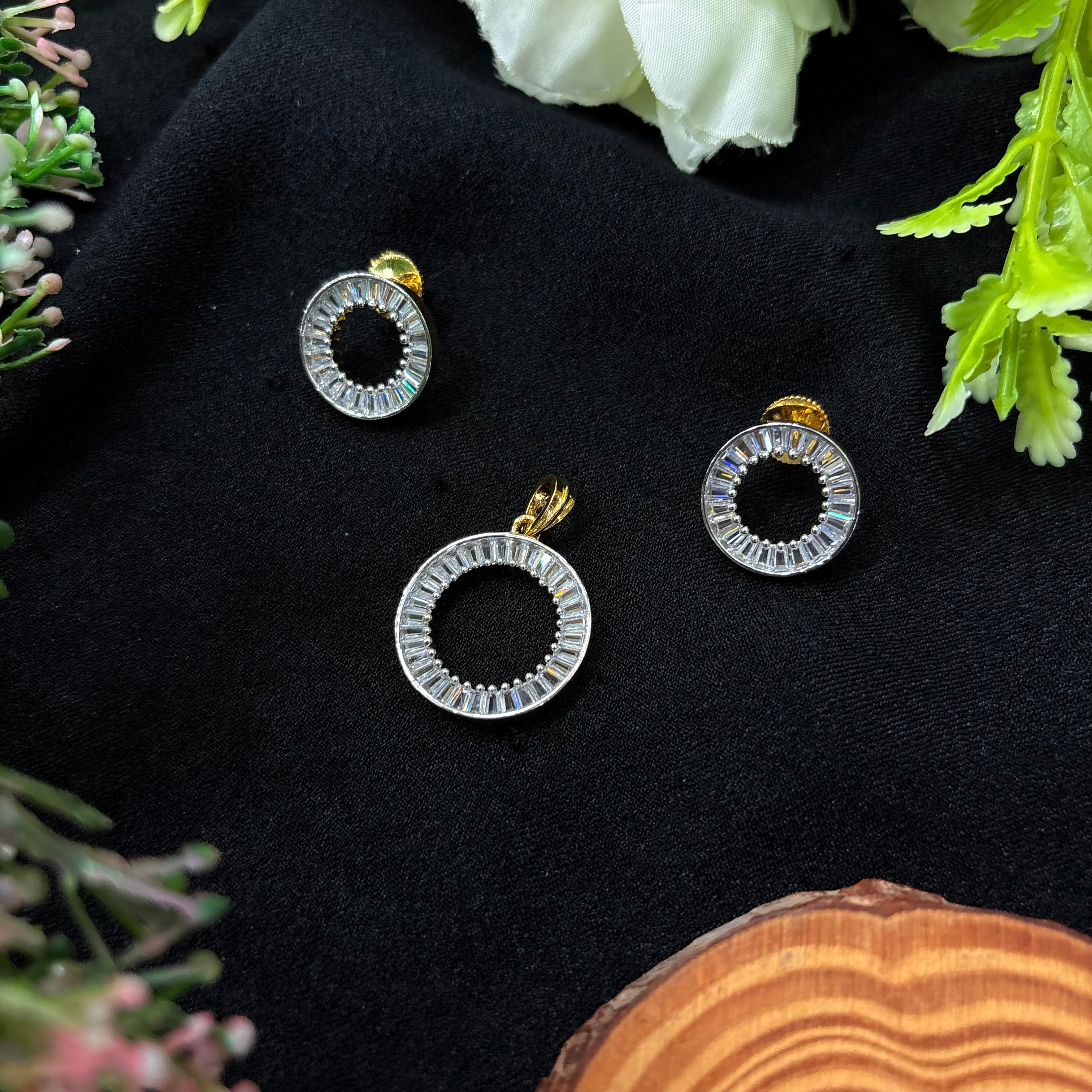 Ciela Pendant Set