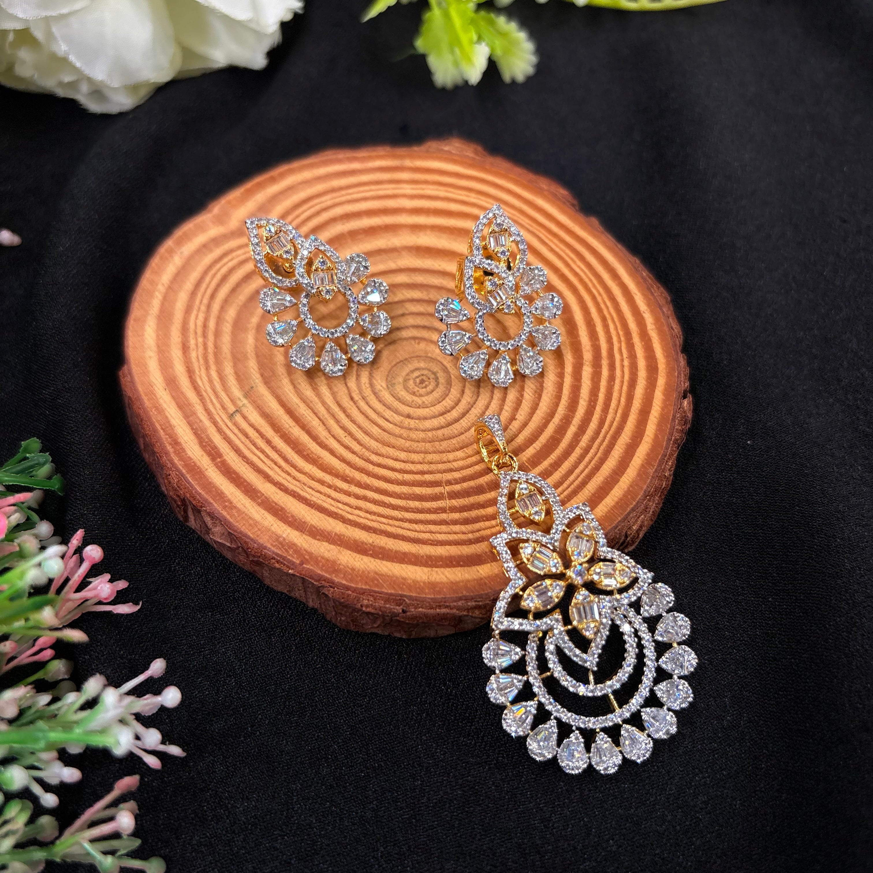 Serelle Pendant Set