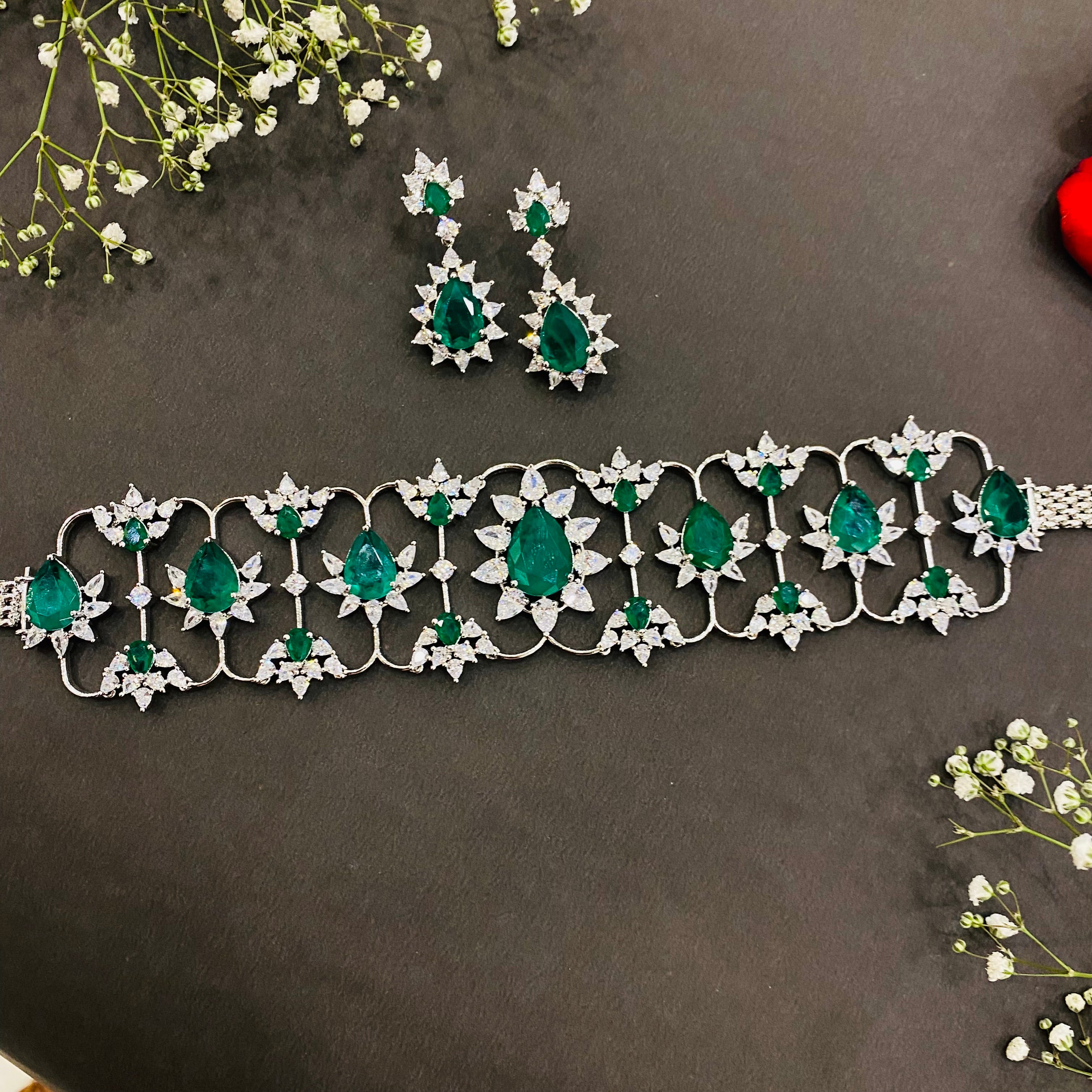 Ad Mira   choker