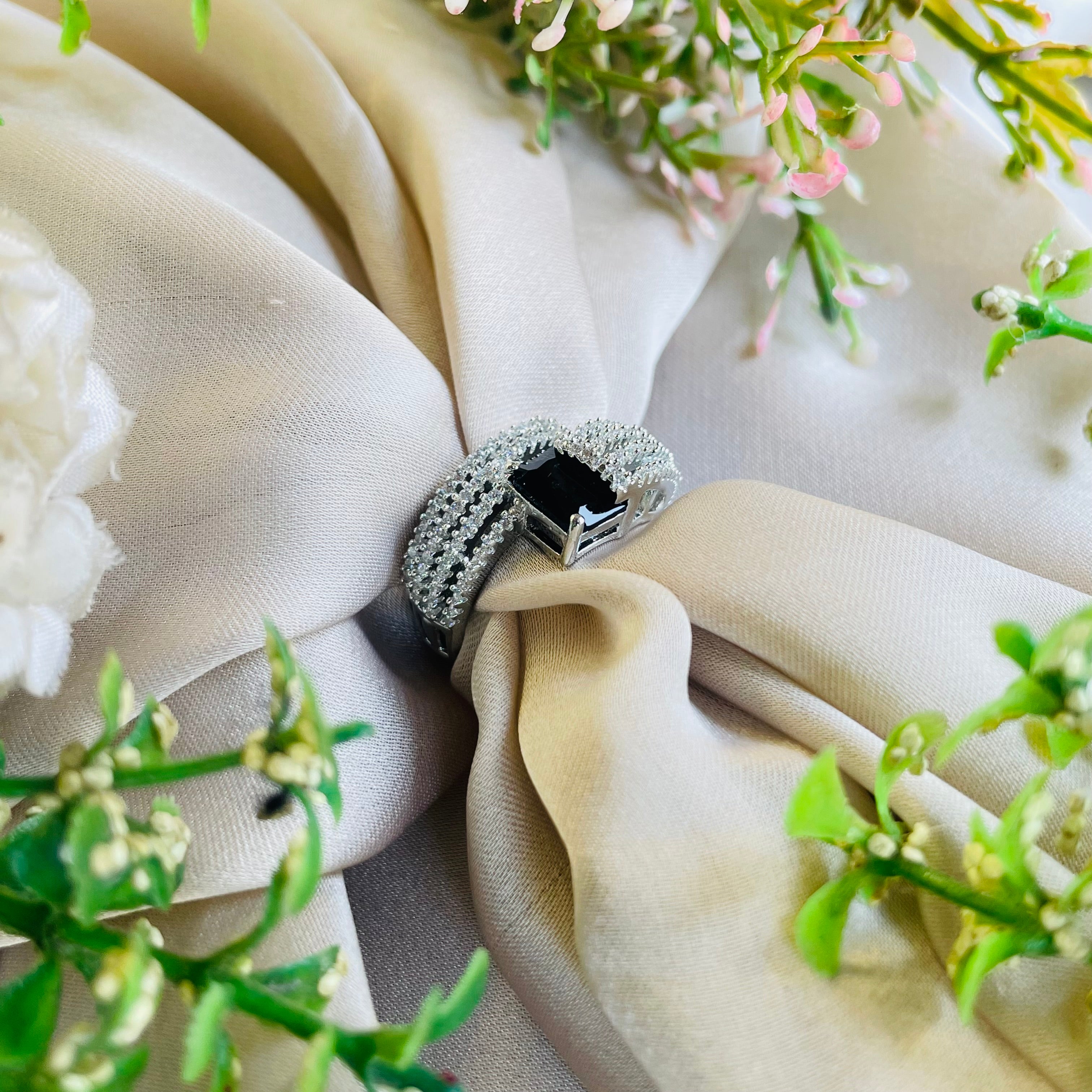 Ad Opal  ring adjustable