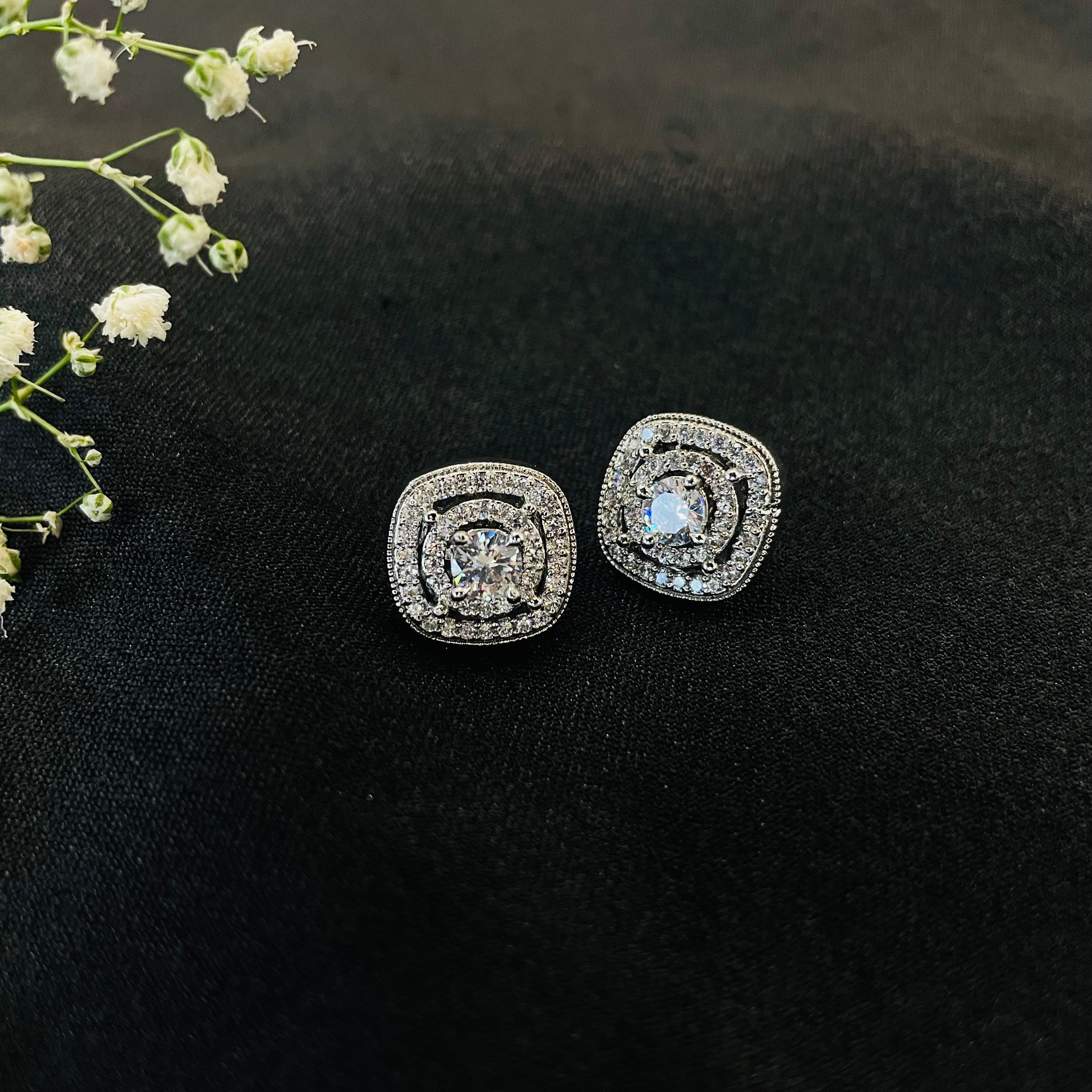 Ad Elara Studs