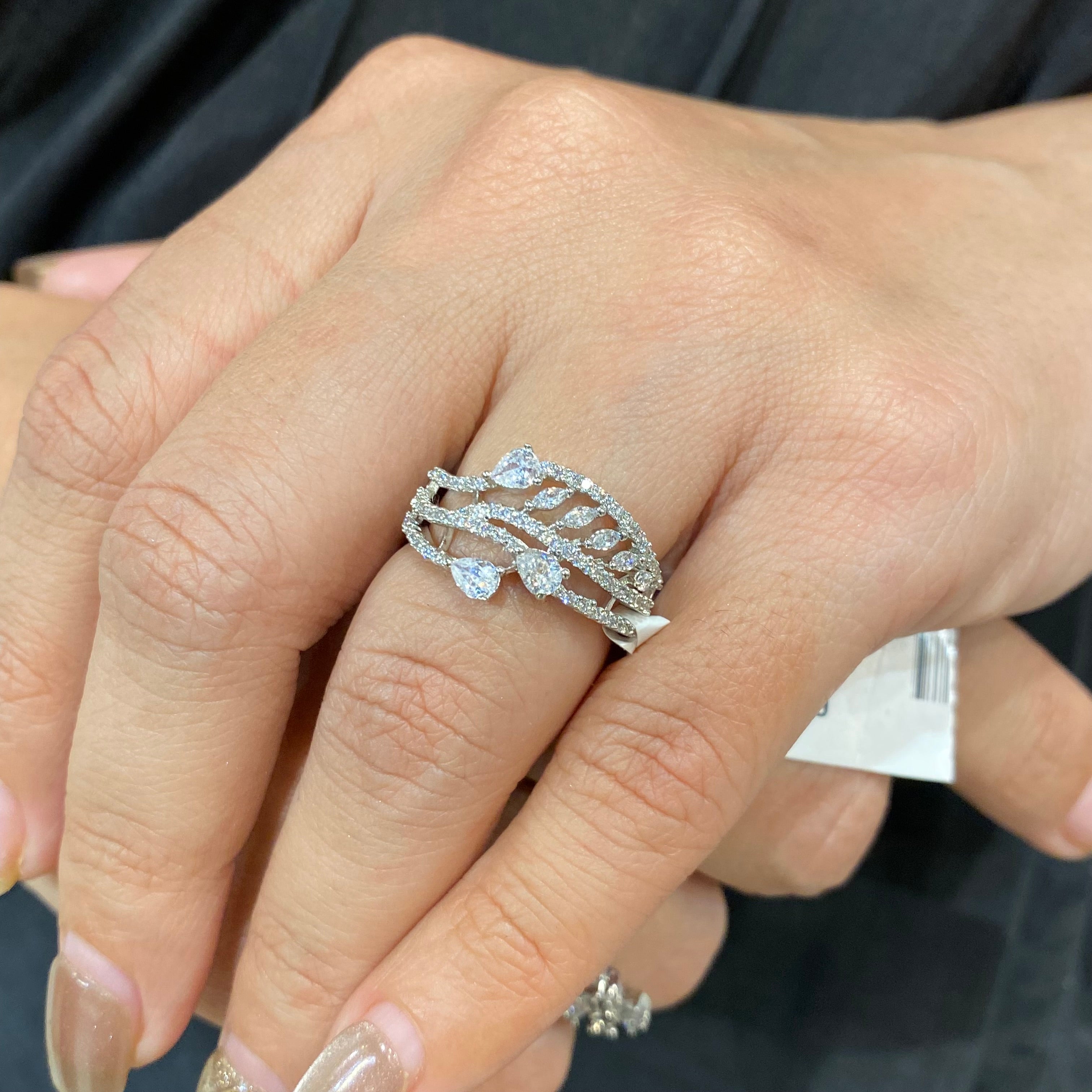 Ad Willa  ring adjustable