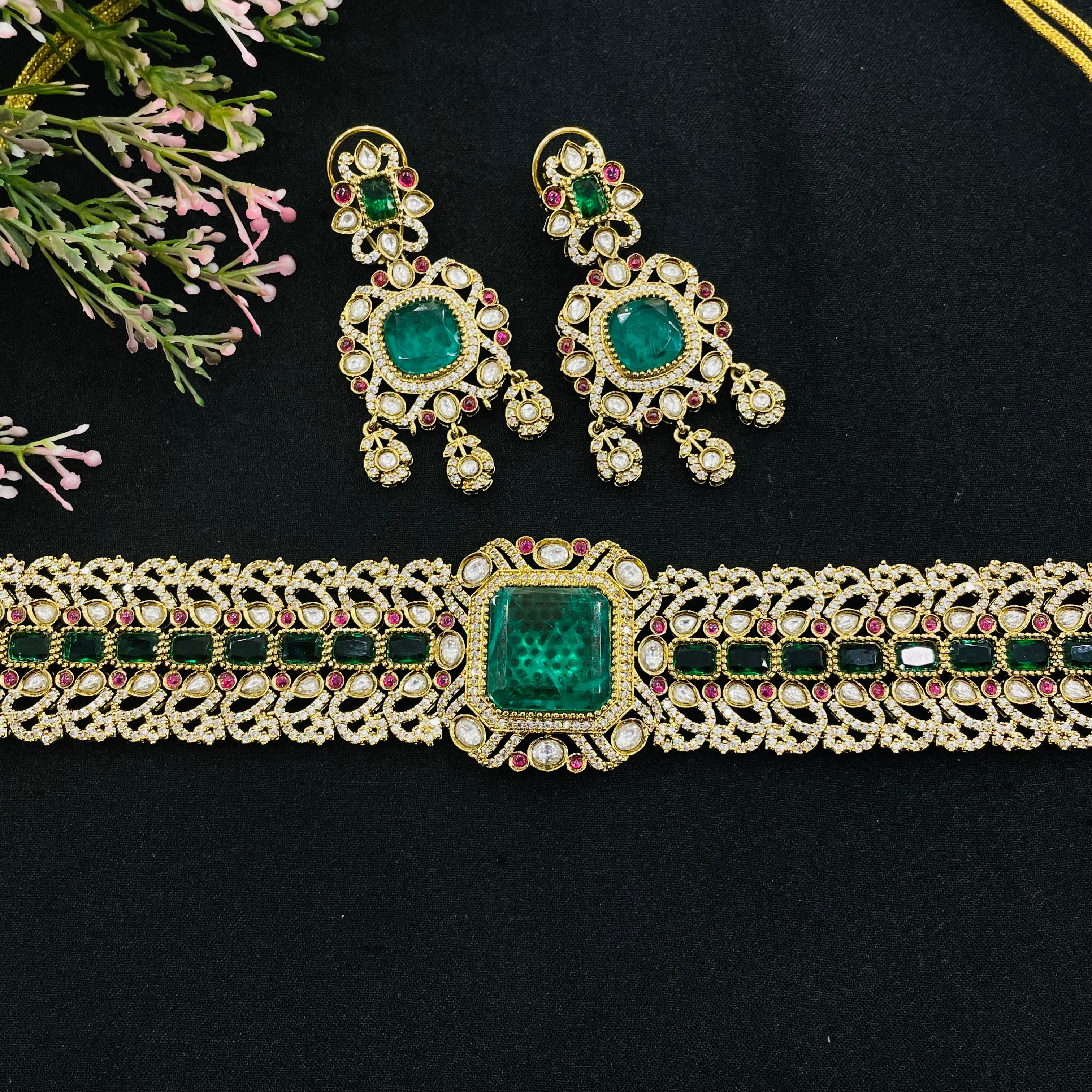 Nayaab Mishika Neckpiece