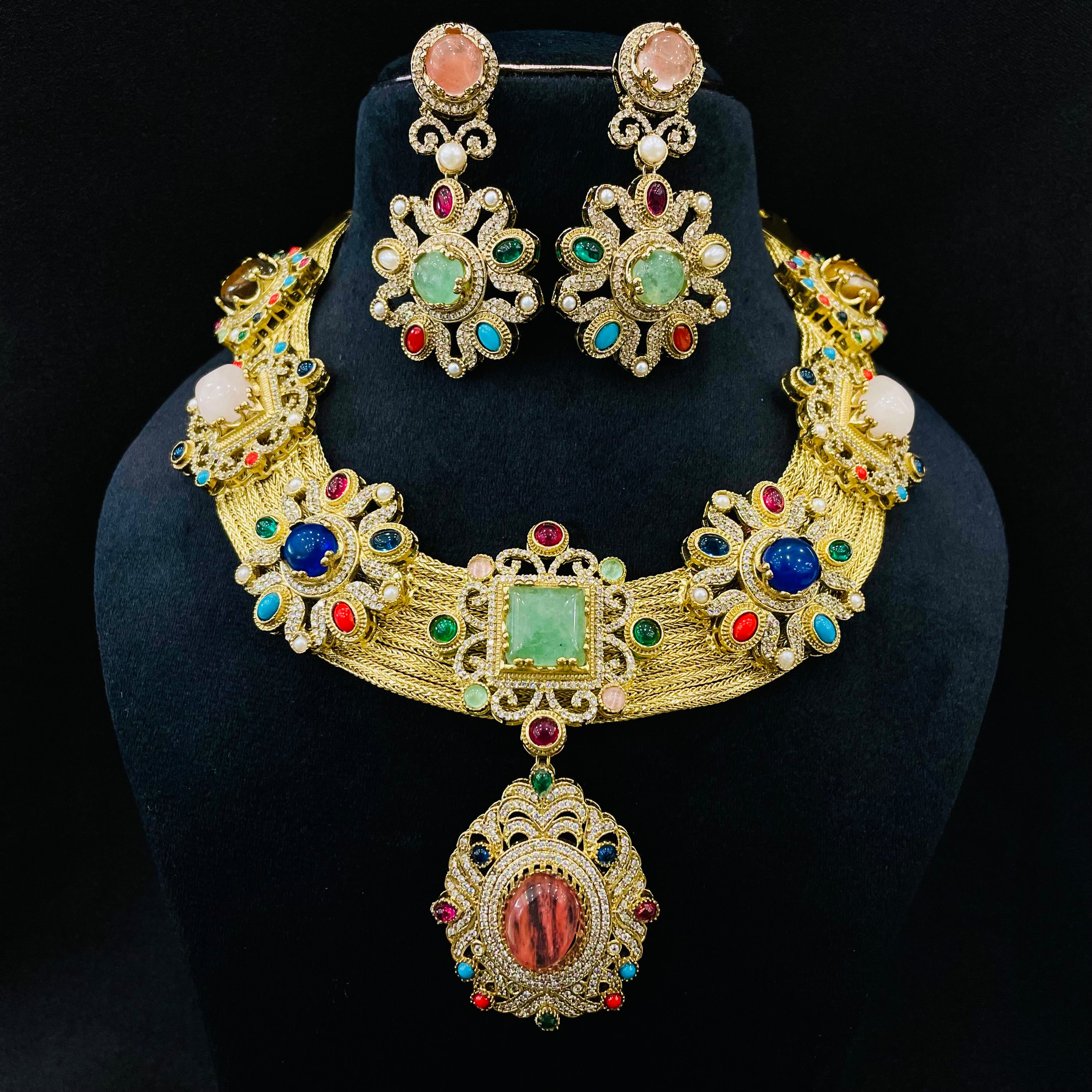 Nayaab Siya Neckpiece