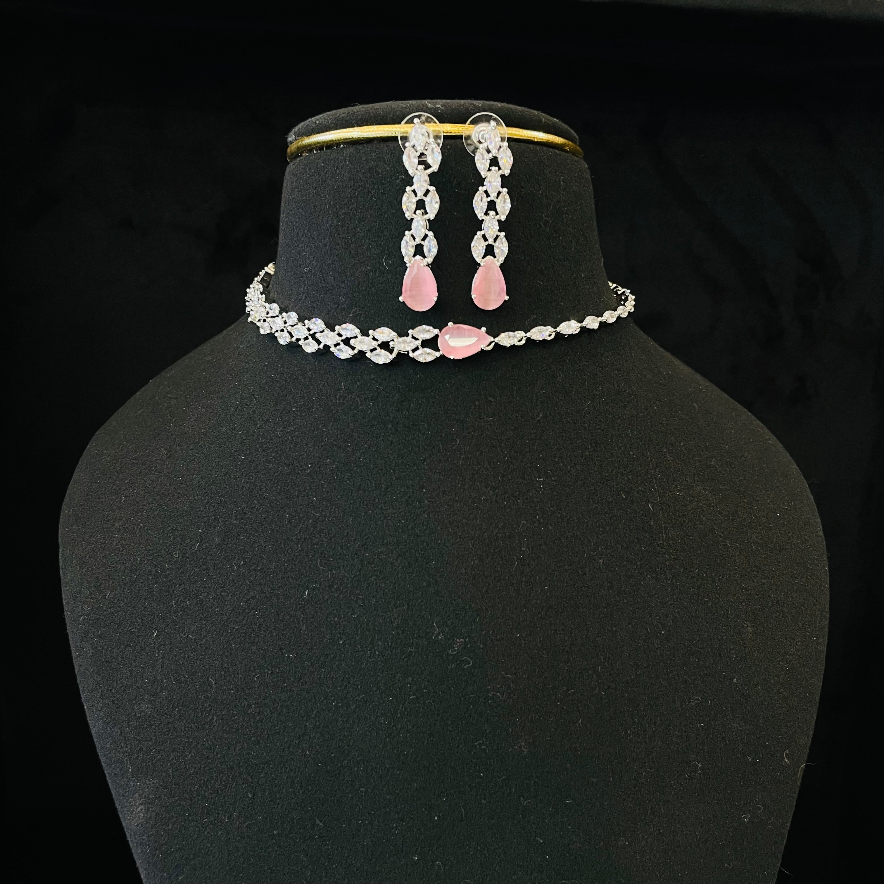 Ad Valentina choker