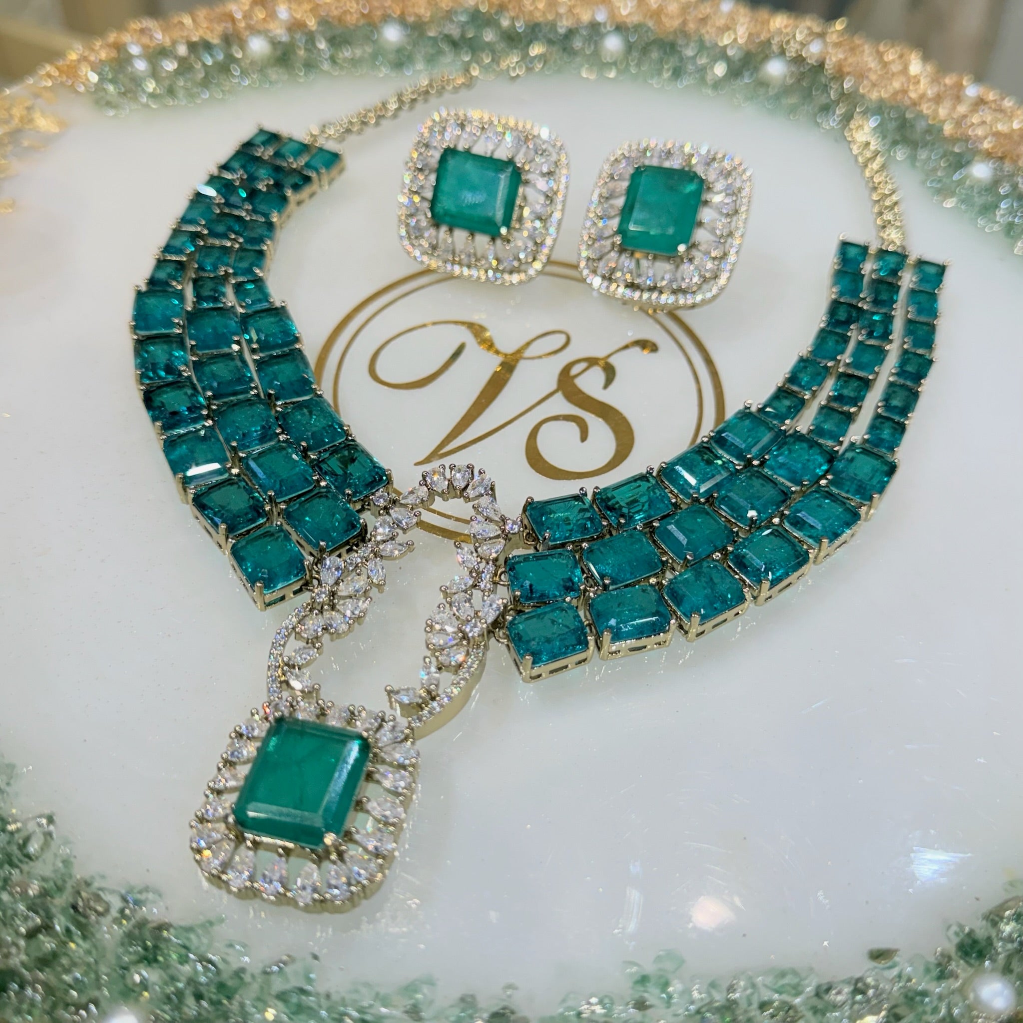 Nayaab Nisa Neckpiece