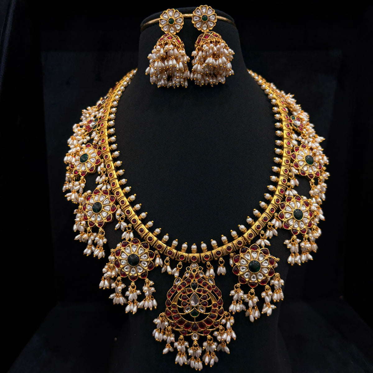Gulrukh Neckpiece