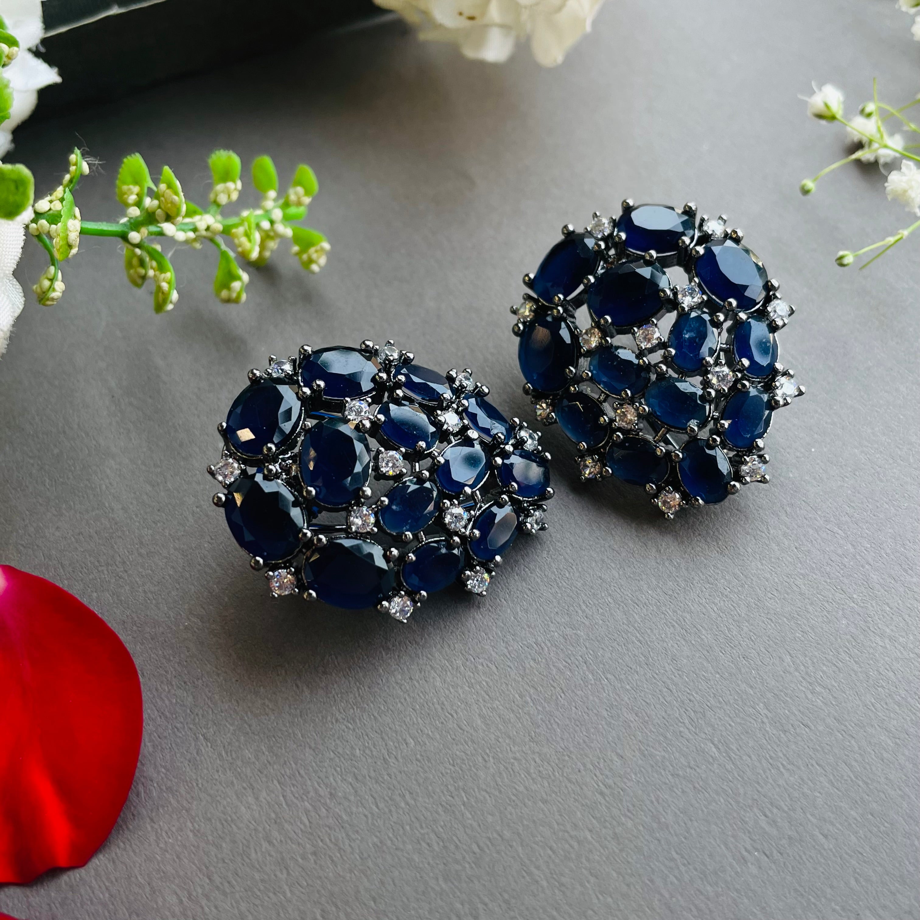 Ad Daphne earrings