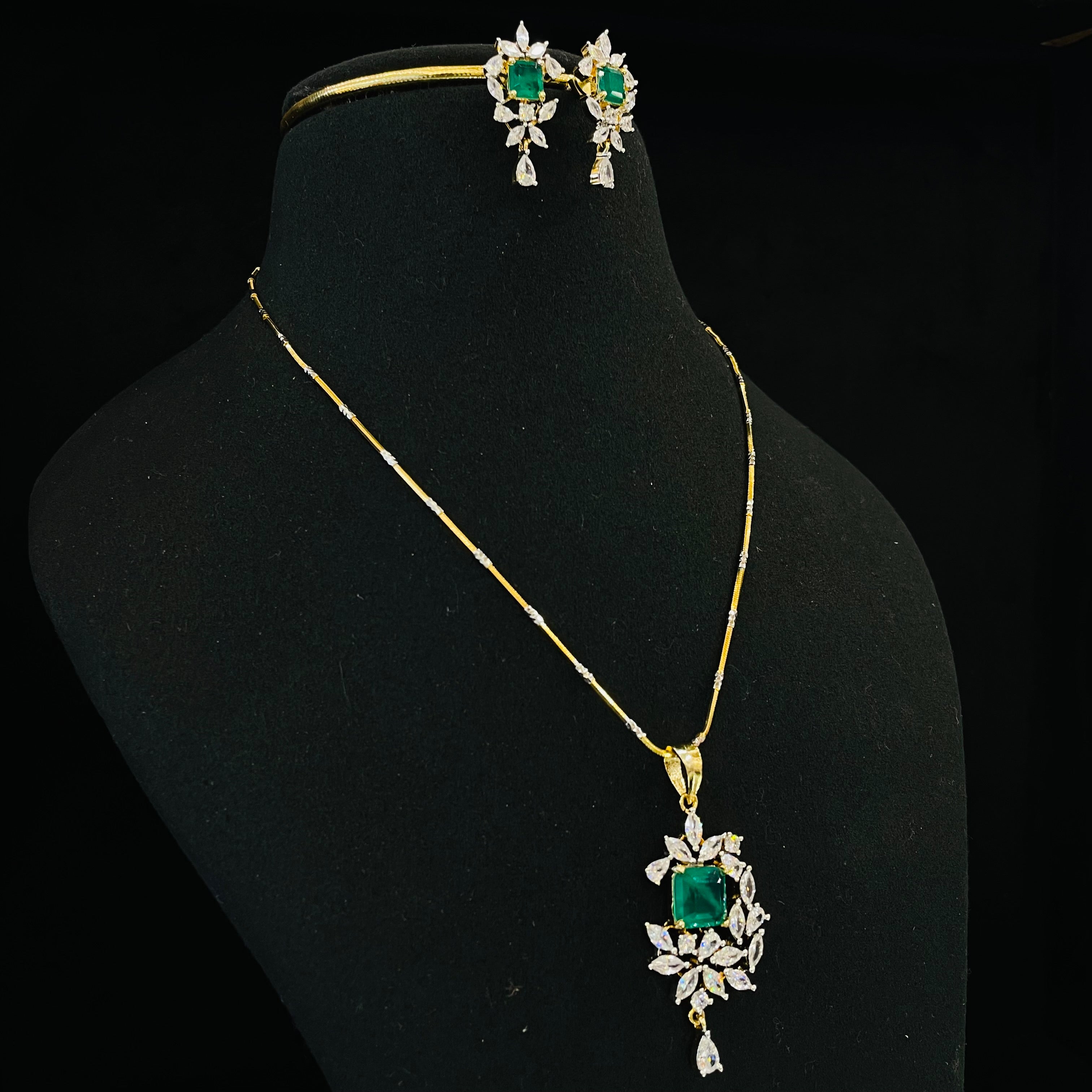 AD Rida Pendant Set