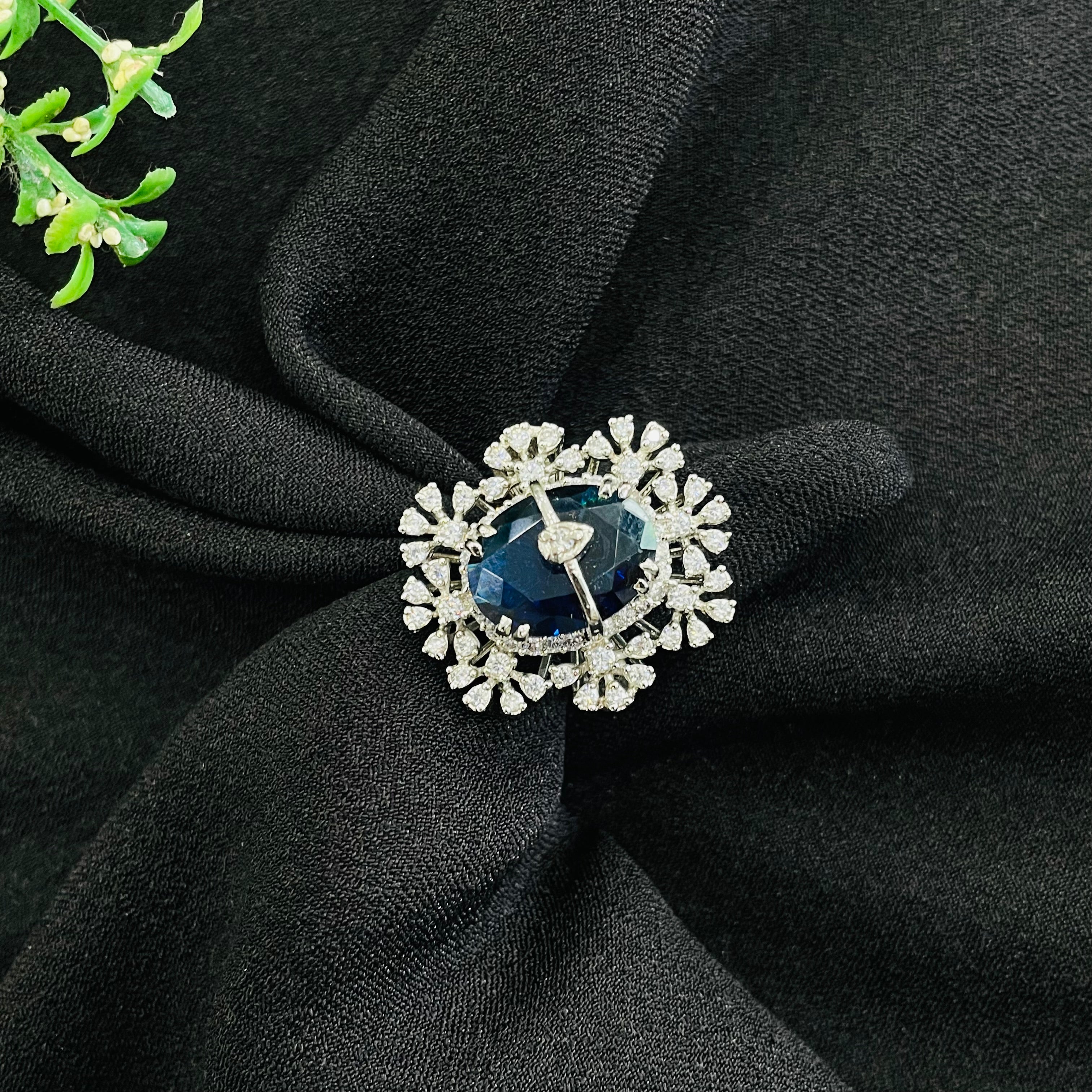 VS Sterling silver cocktail ring 225 14G