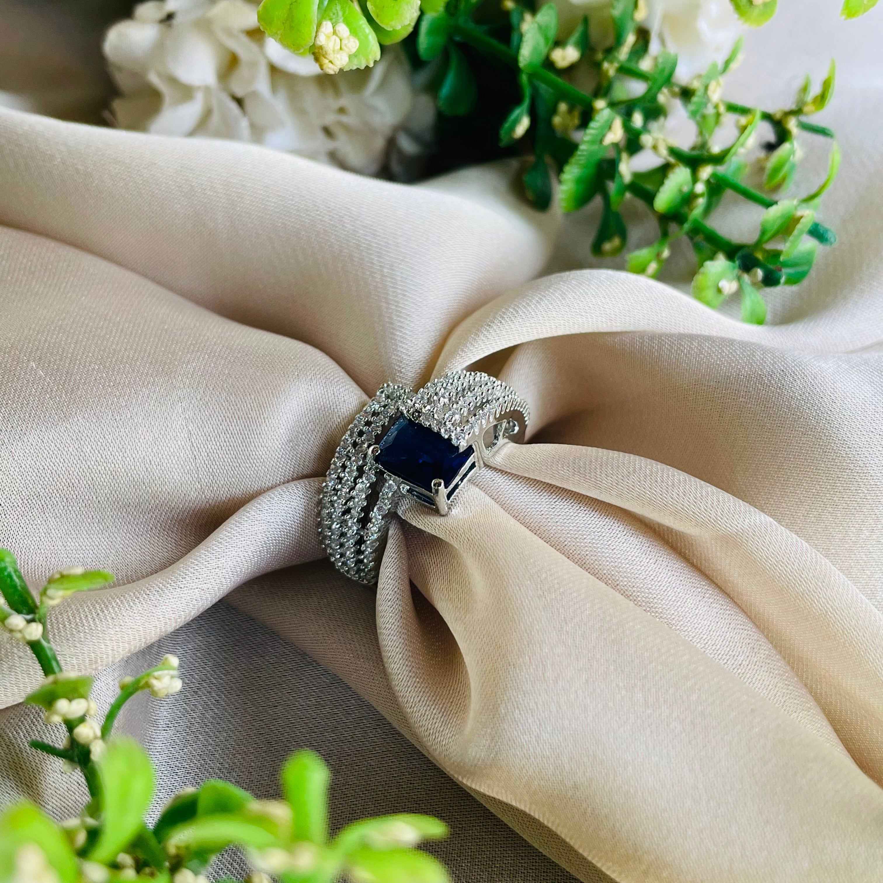 Ad Opal  ring adjustable