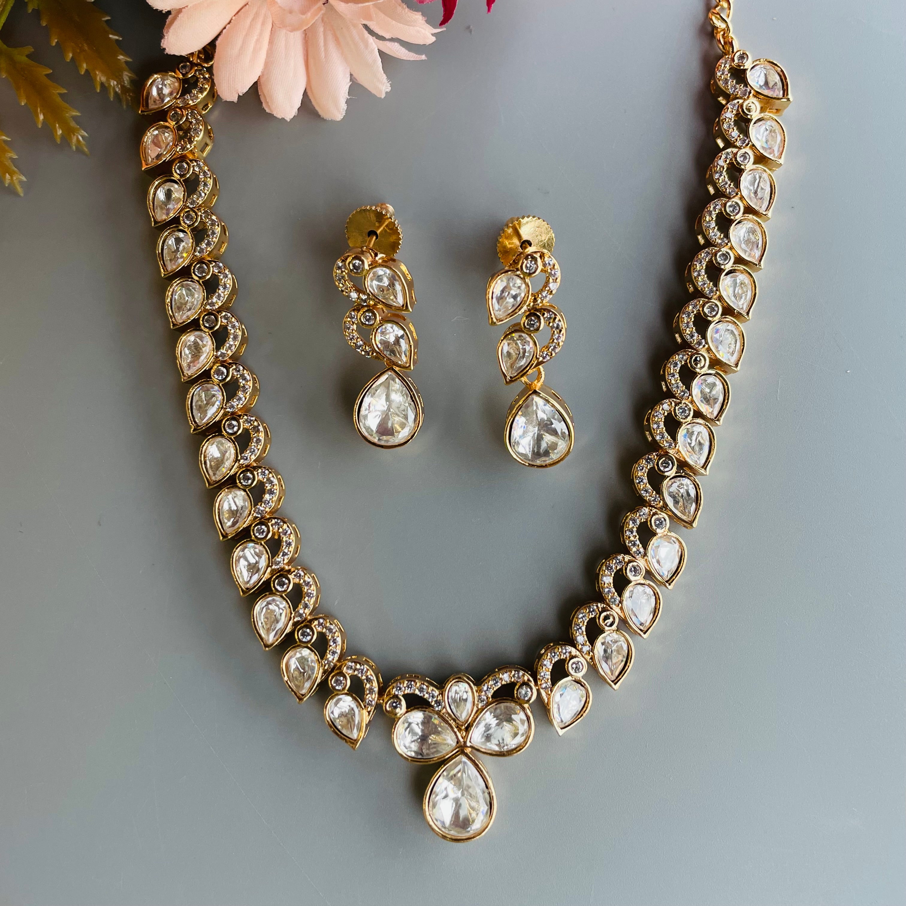 Nayaab Moni Polki Neckpiece