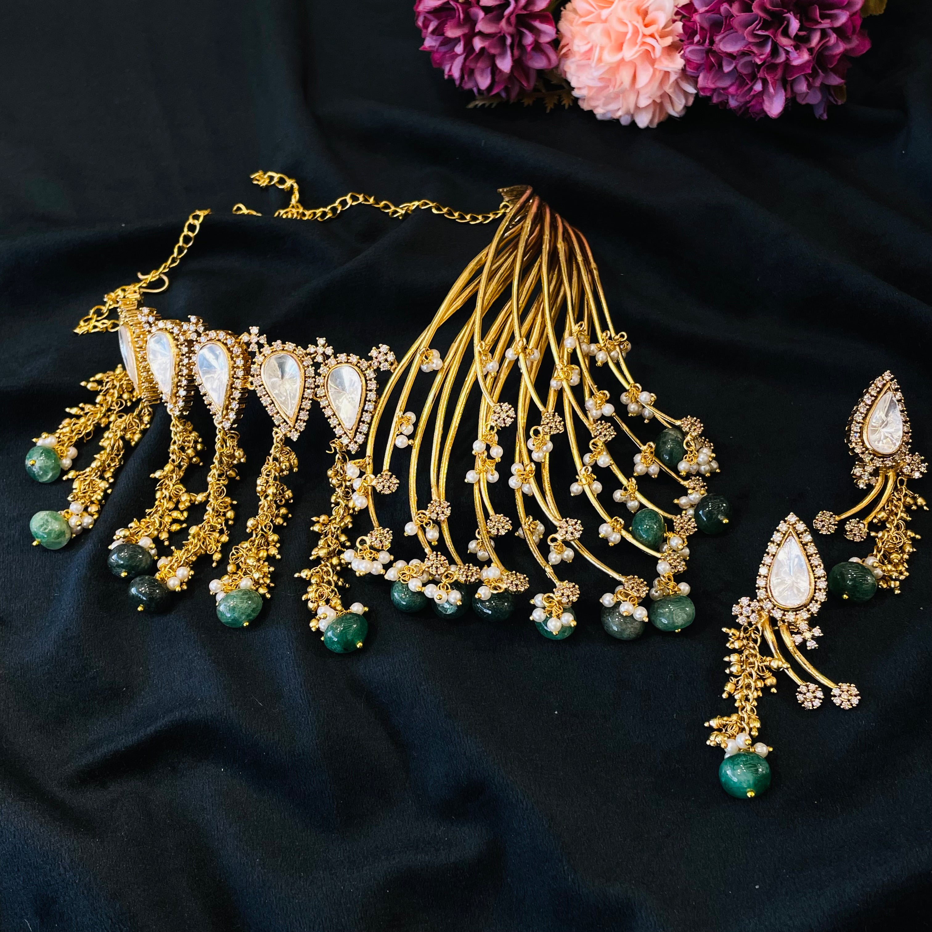 Nayaab Salooni Choker