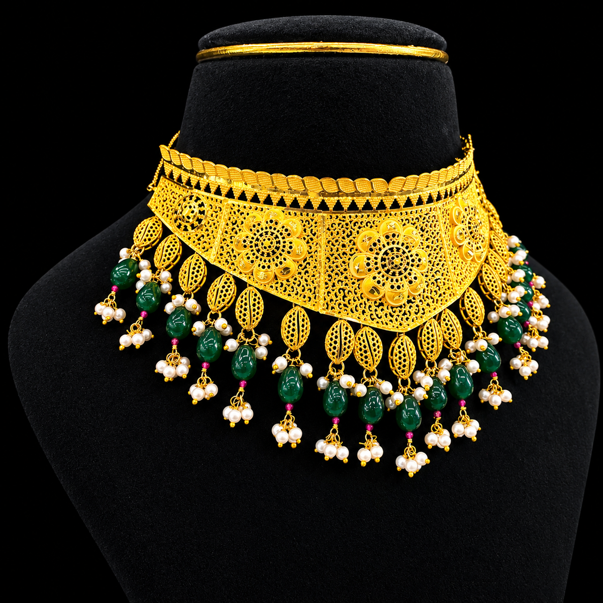 Rajvanshi Emerald Heritage Choker