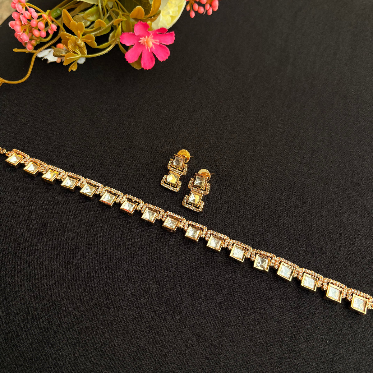 Tavishi Neckpiece