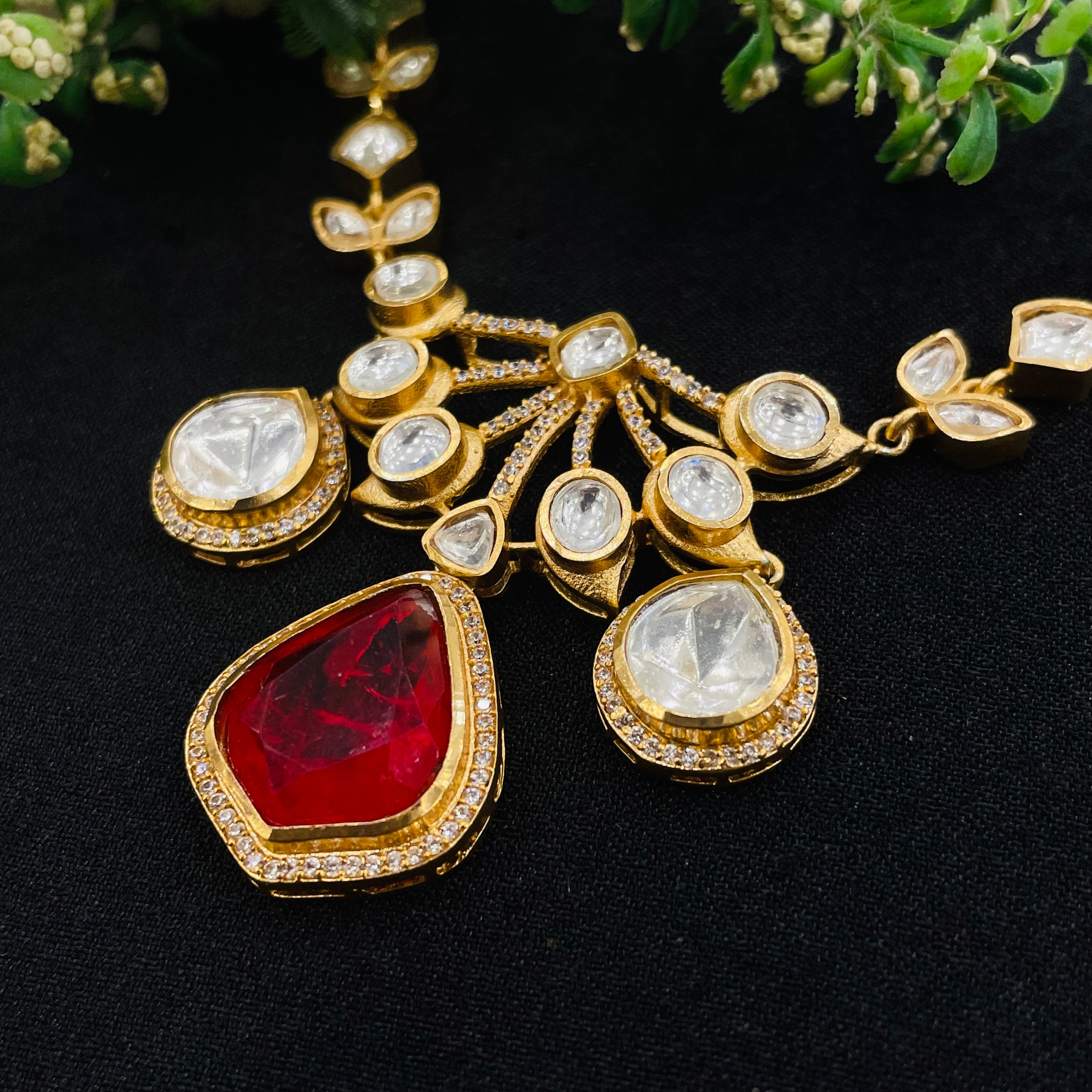 Nayaab Vishaka Neckpiece