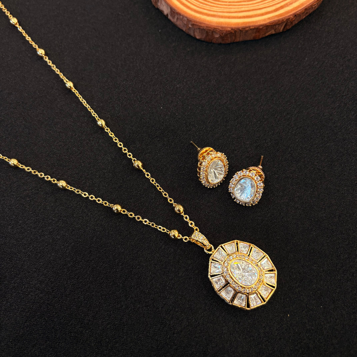Aarika Radiance Pendant Set